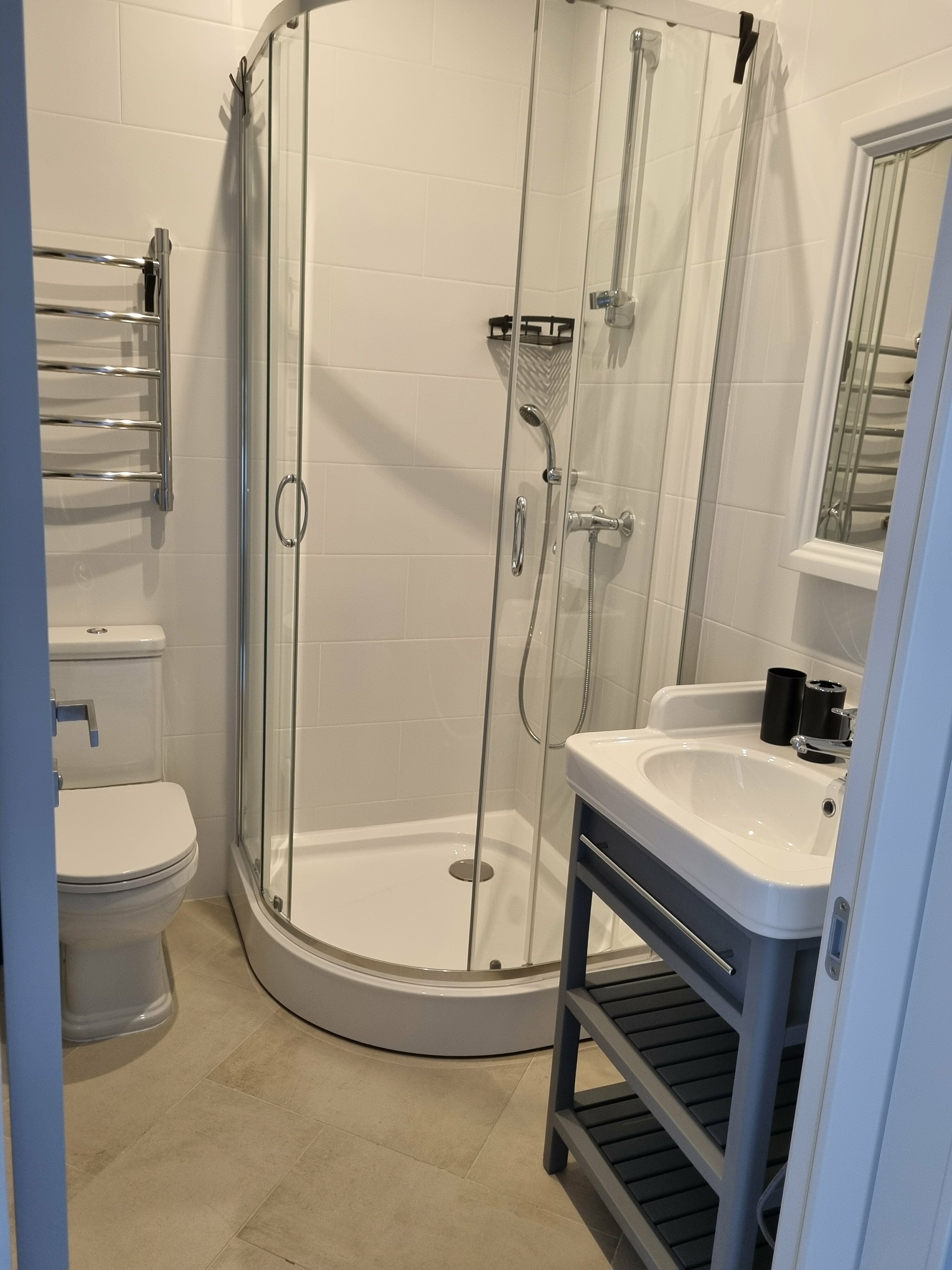 №6 трехкомнатный с кухней