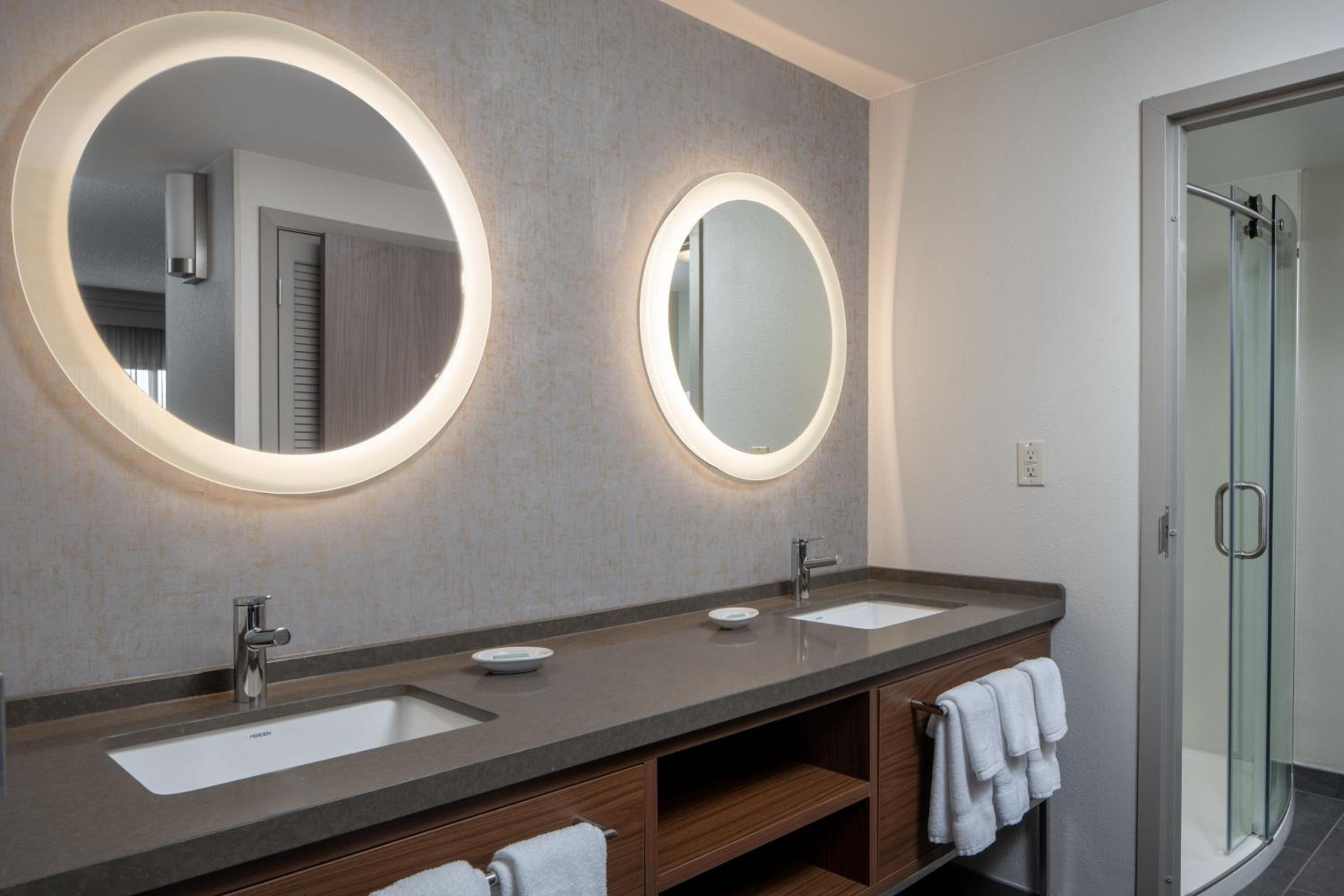 One Bedroom Junior Suite 