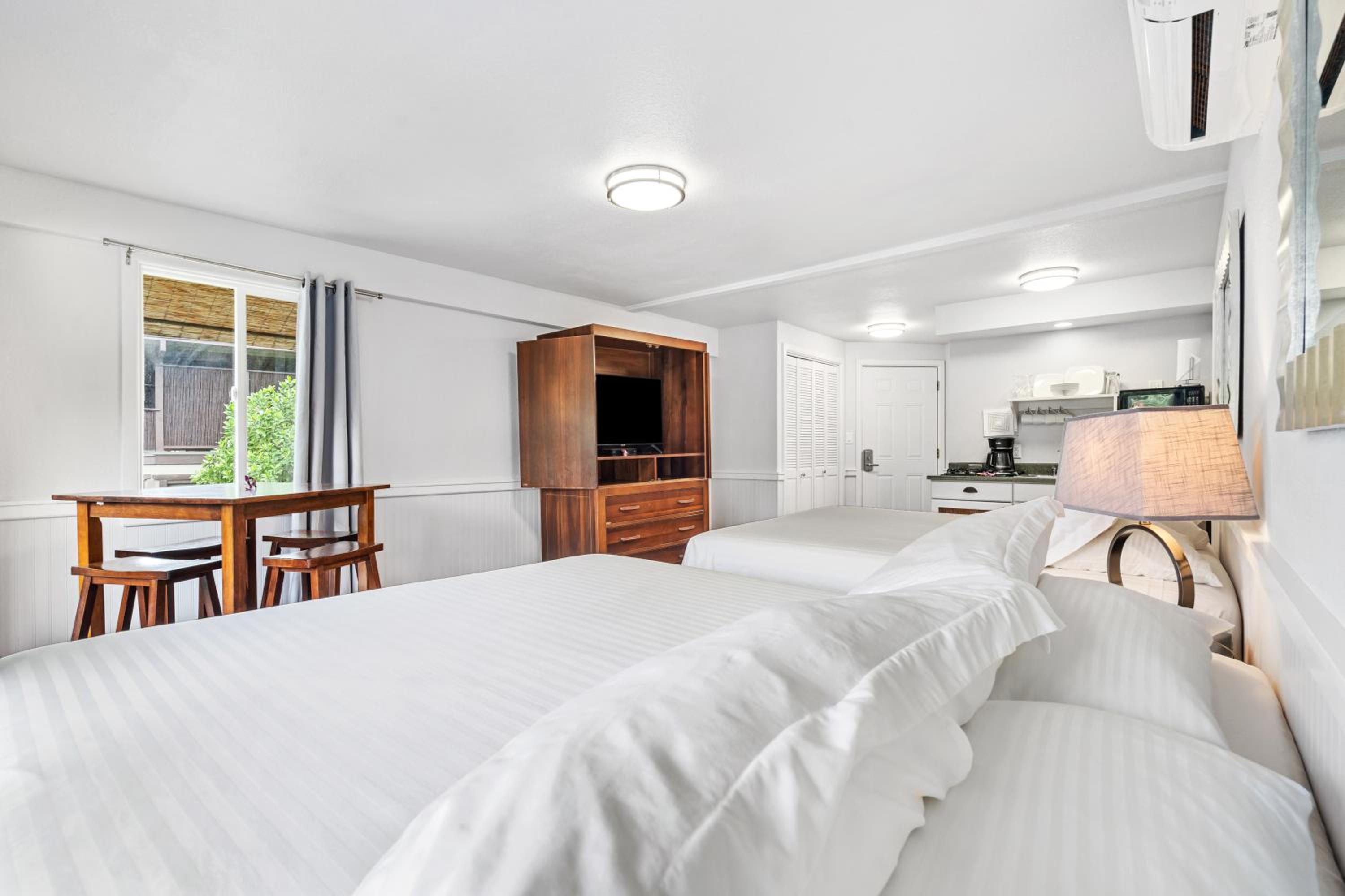 Studio with Two King Beds