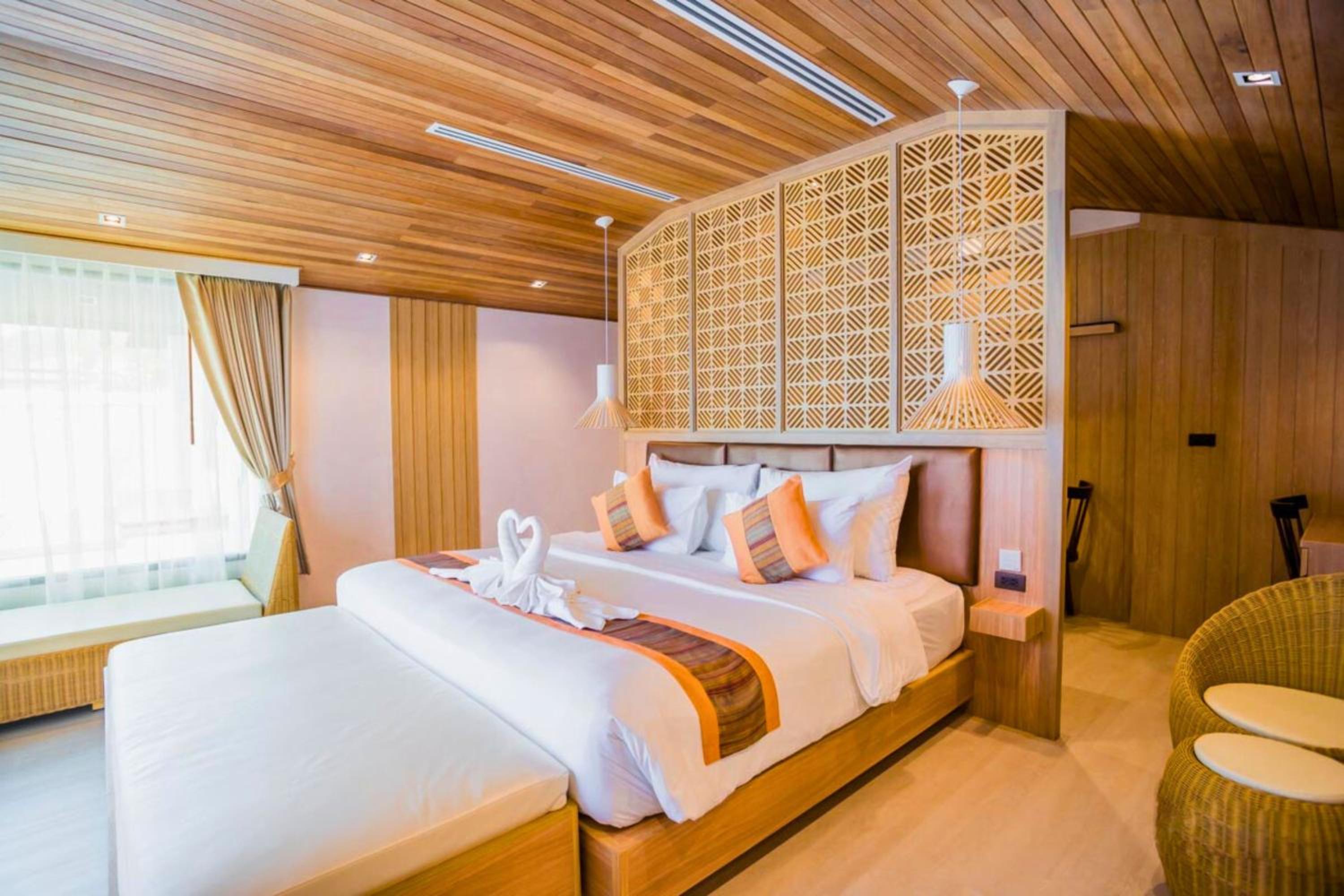 Beachfront Pool Villa Suite