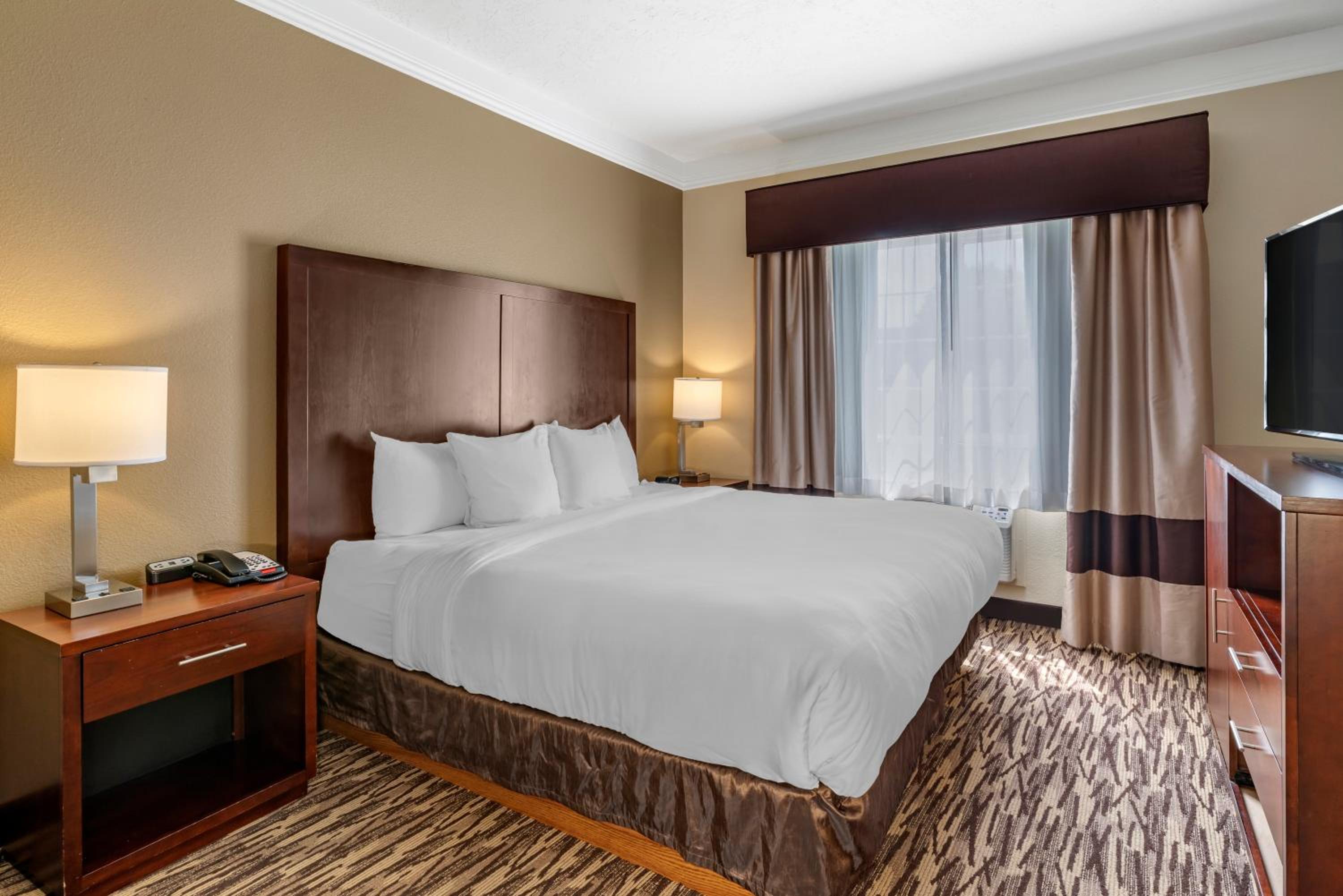 King Room - Non-Smoking