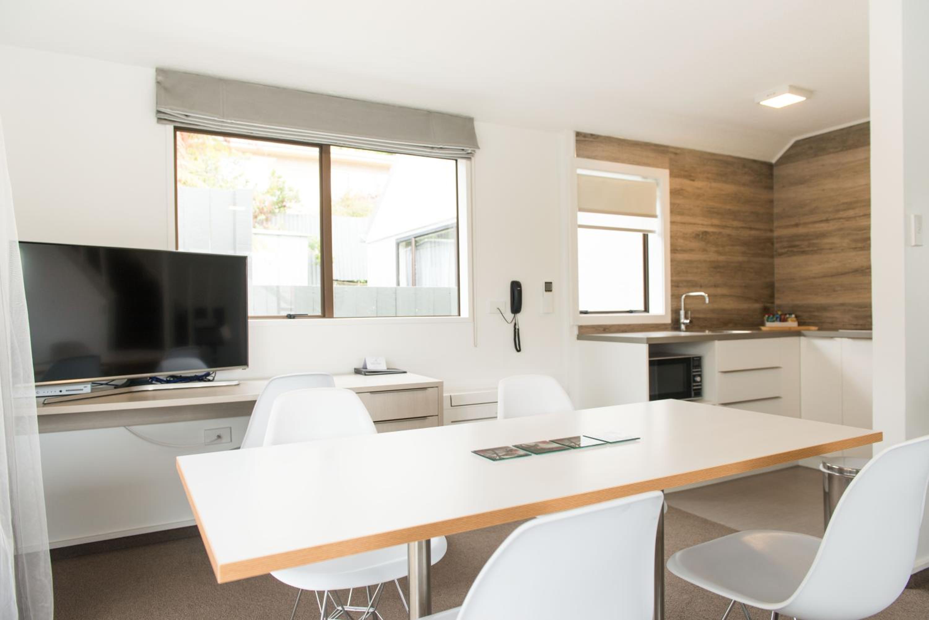 Two-Bedroom Apartment with King and Queen Bed