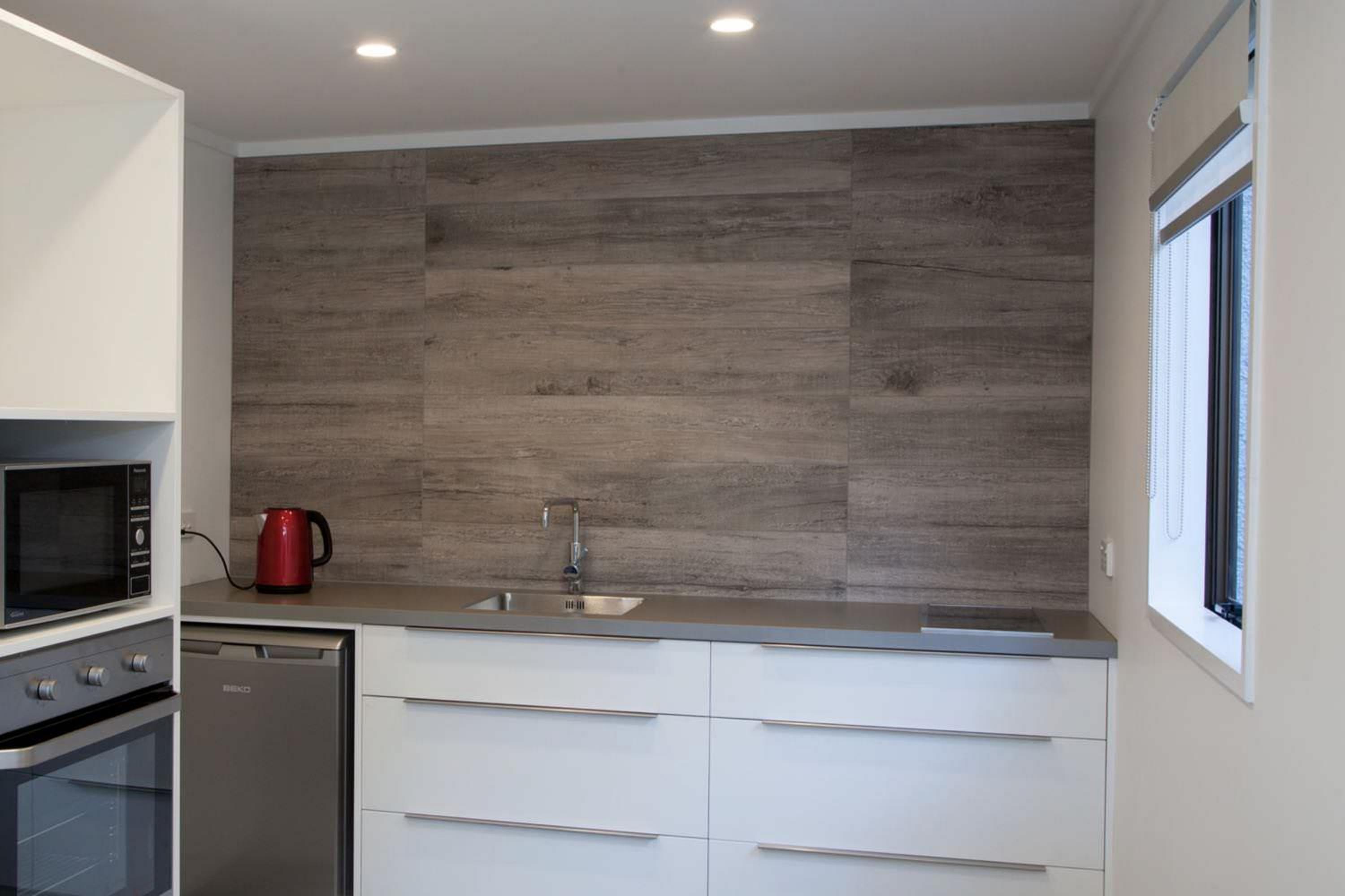 Two-Bedroom Apartment with King Bed and Twin Beds