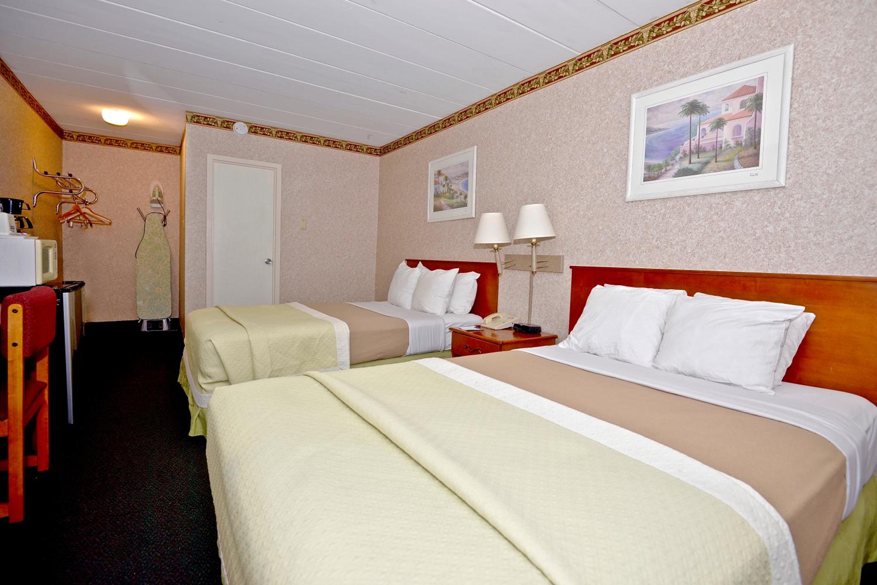 Suite with Two Double Beds and Sofa Bed - Non-Smoking