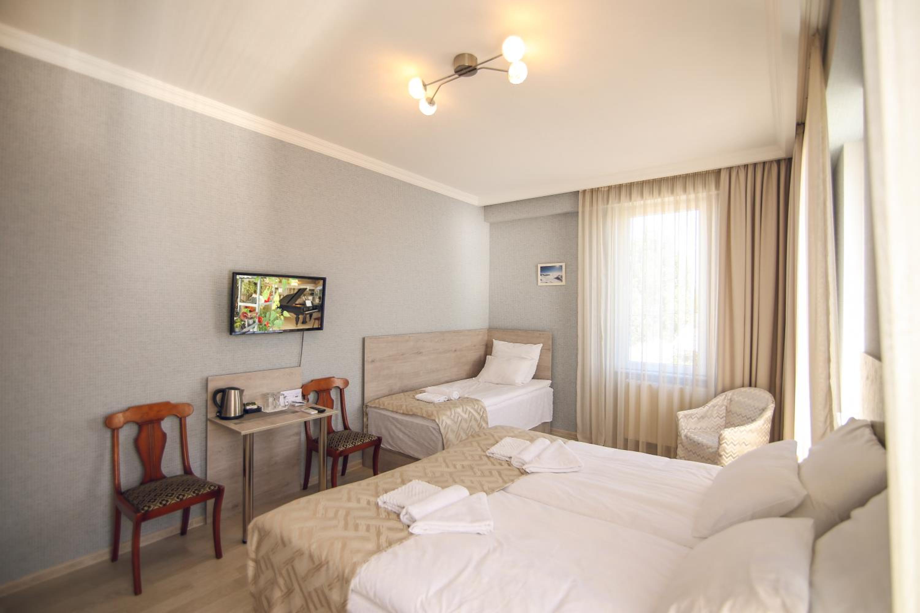 Large Double Or Twin Room