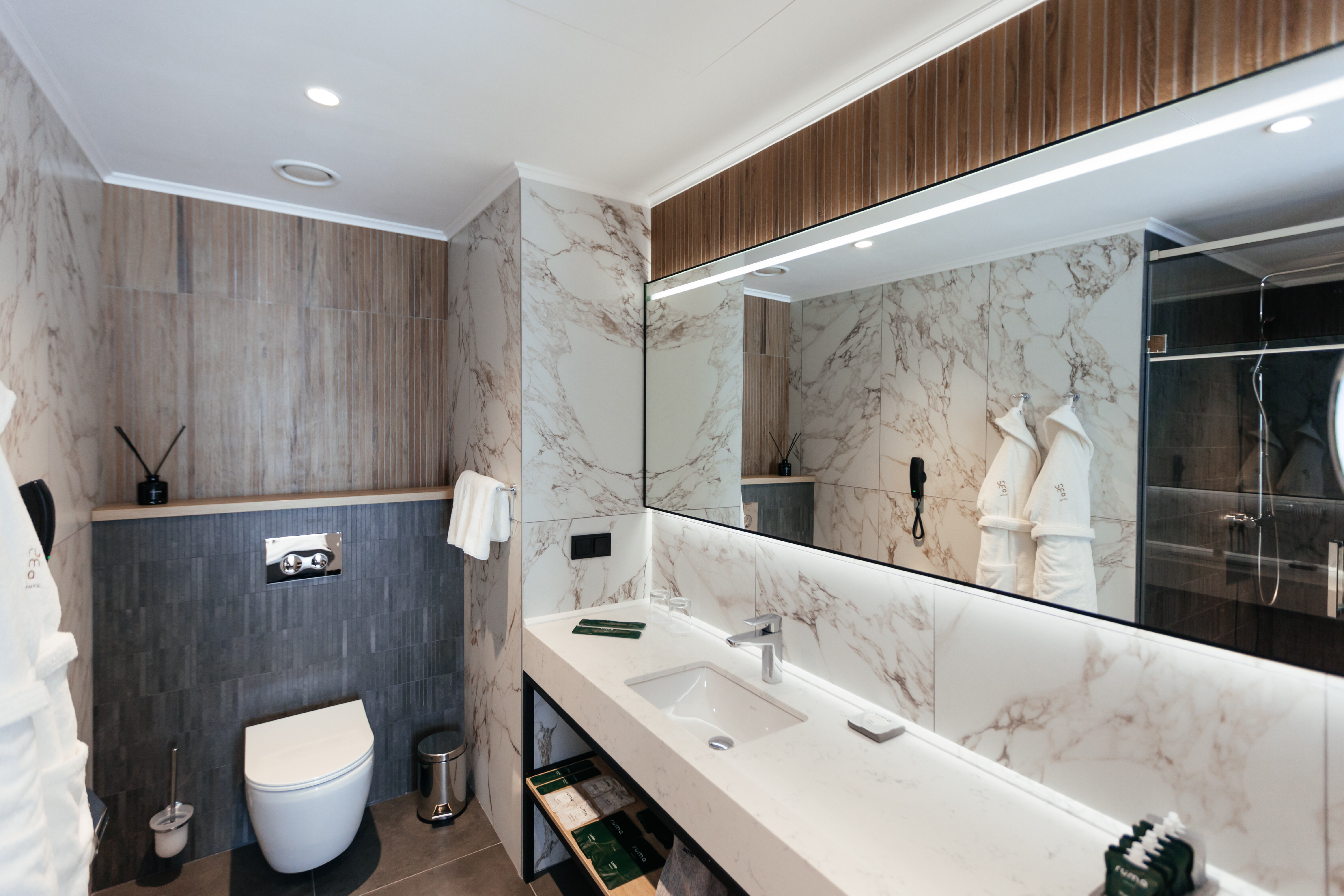 Джуниор Сюит "Муссон"