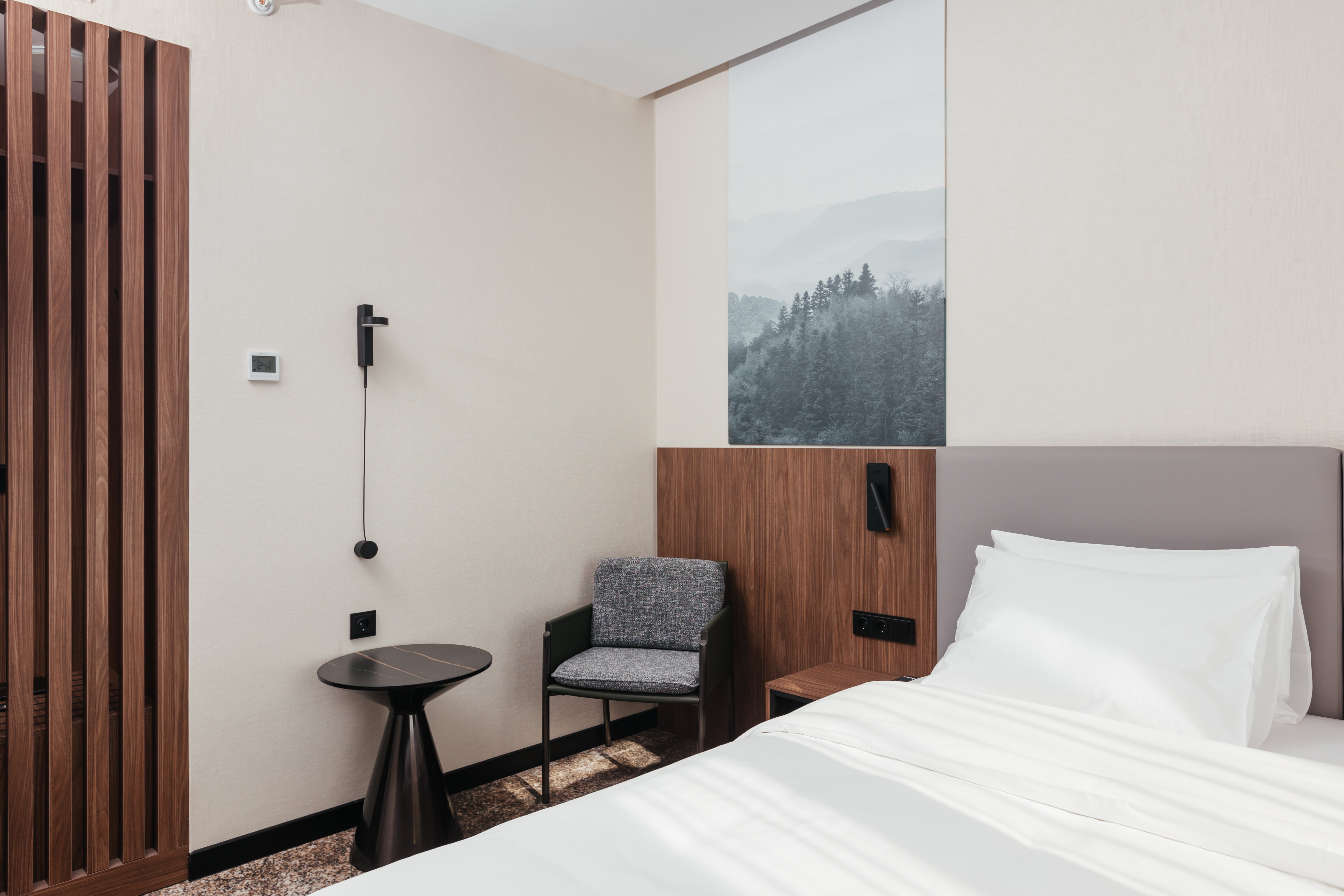 Стандарт двухместный с одной двуспальной кроватью