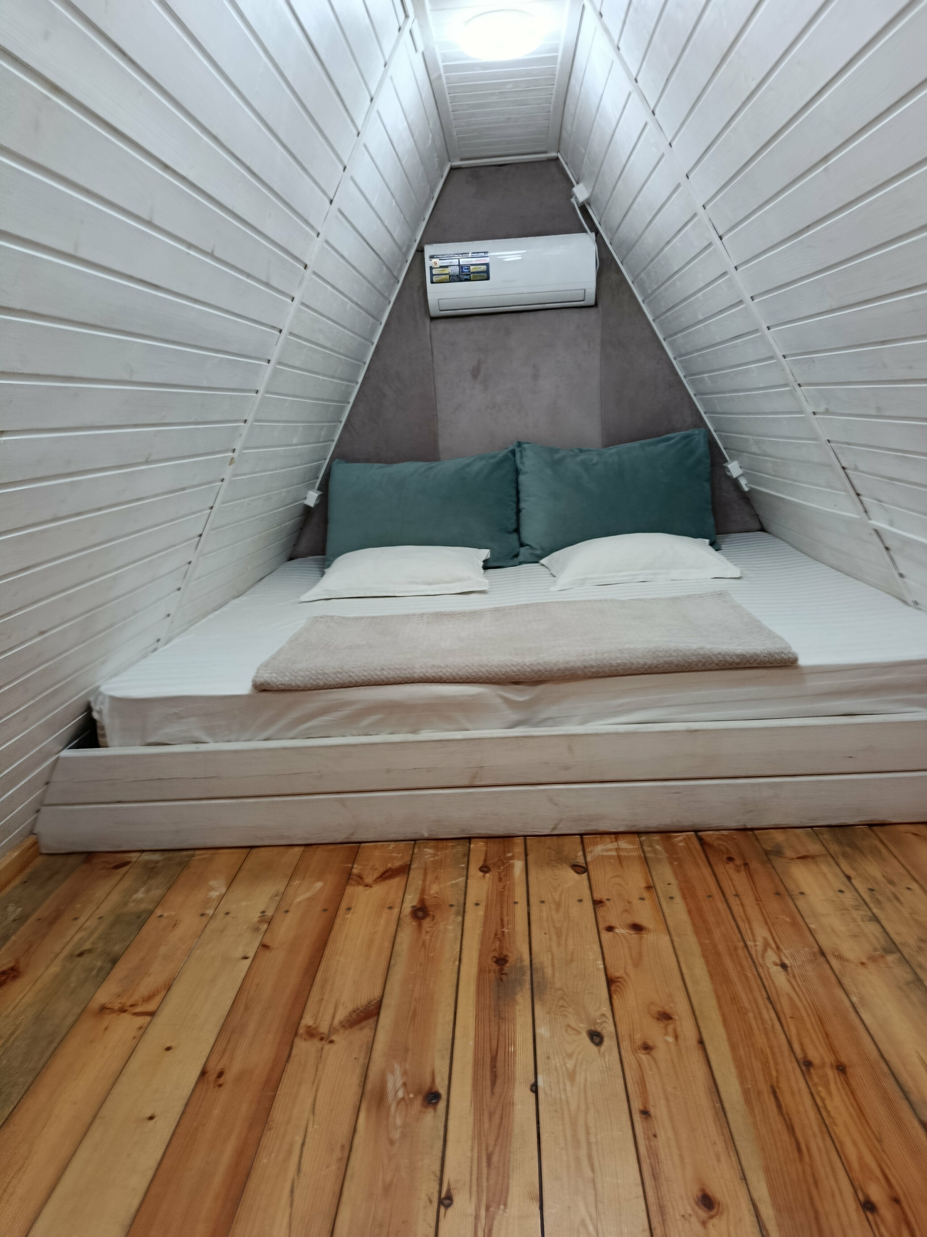 Двухуровневый четырехместный номер