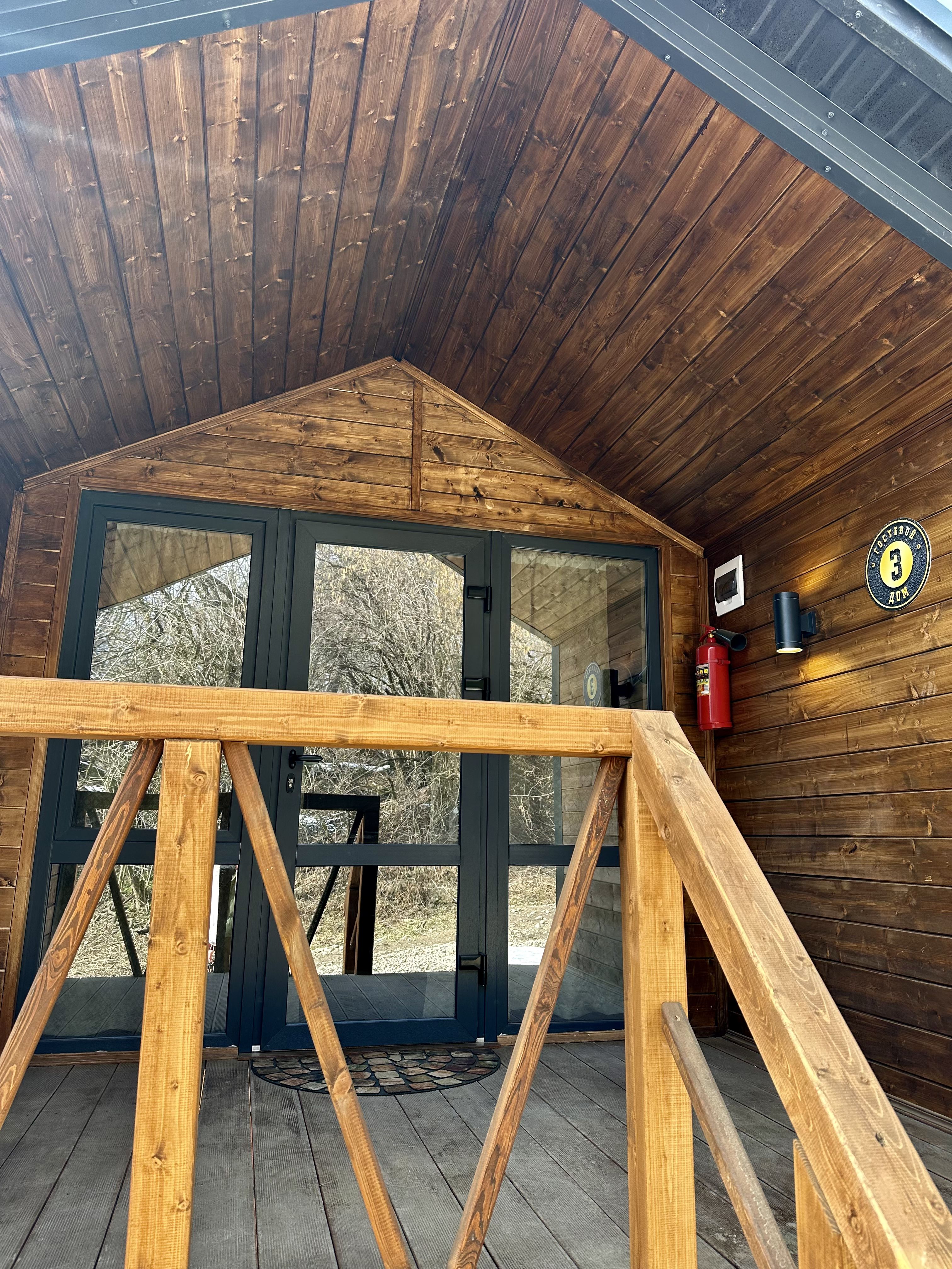 Коттедж с видом на лес