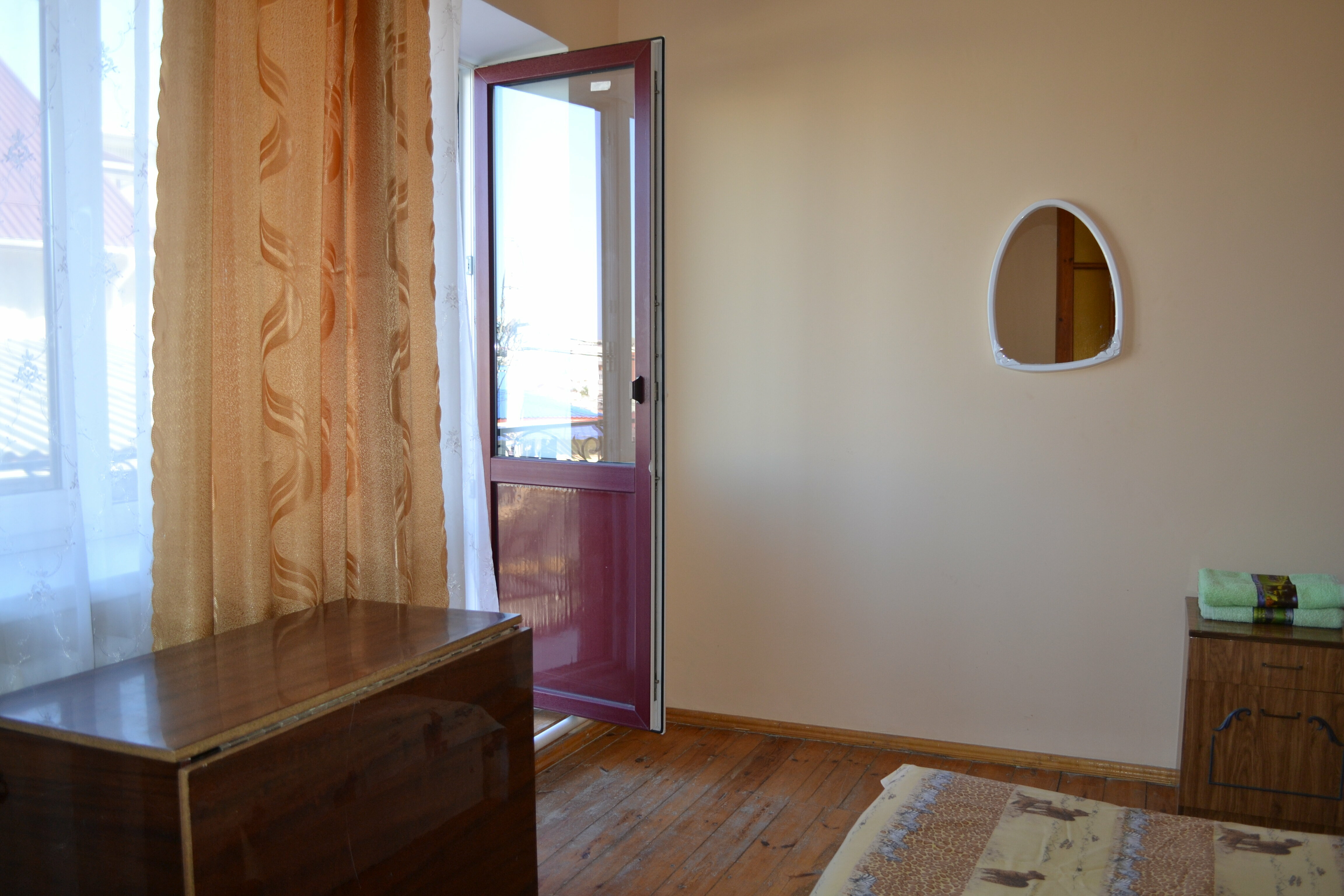 Двухместный номер с 1 кроватью или 2 отдельными кроватями и общей ванной комнатой