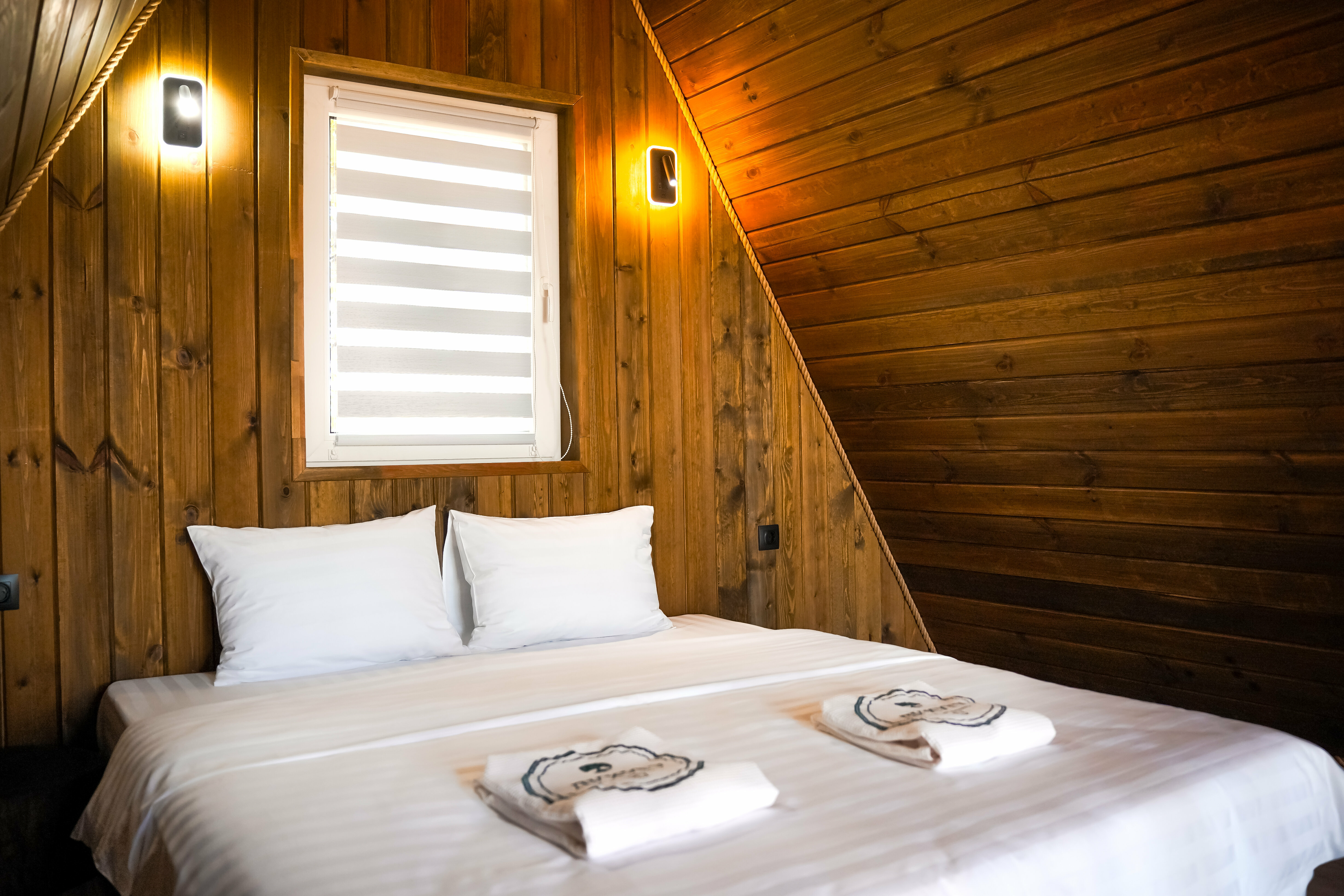 Афрейм  с горячей купелью  "МАЛАХИТ"