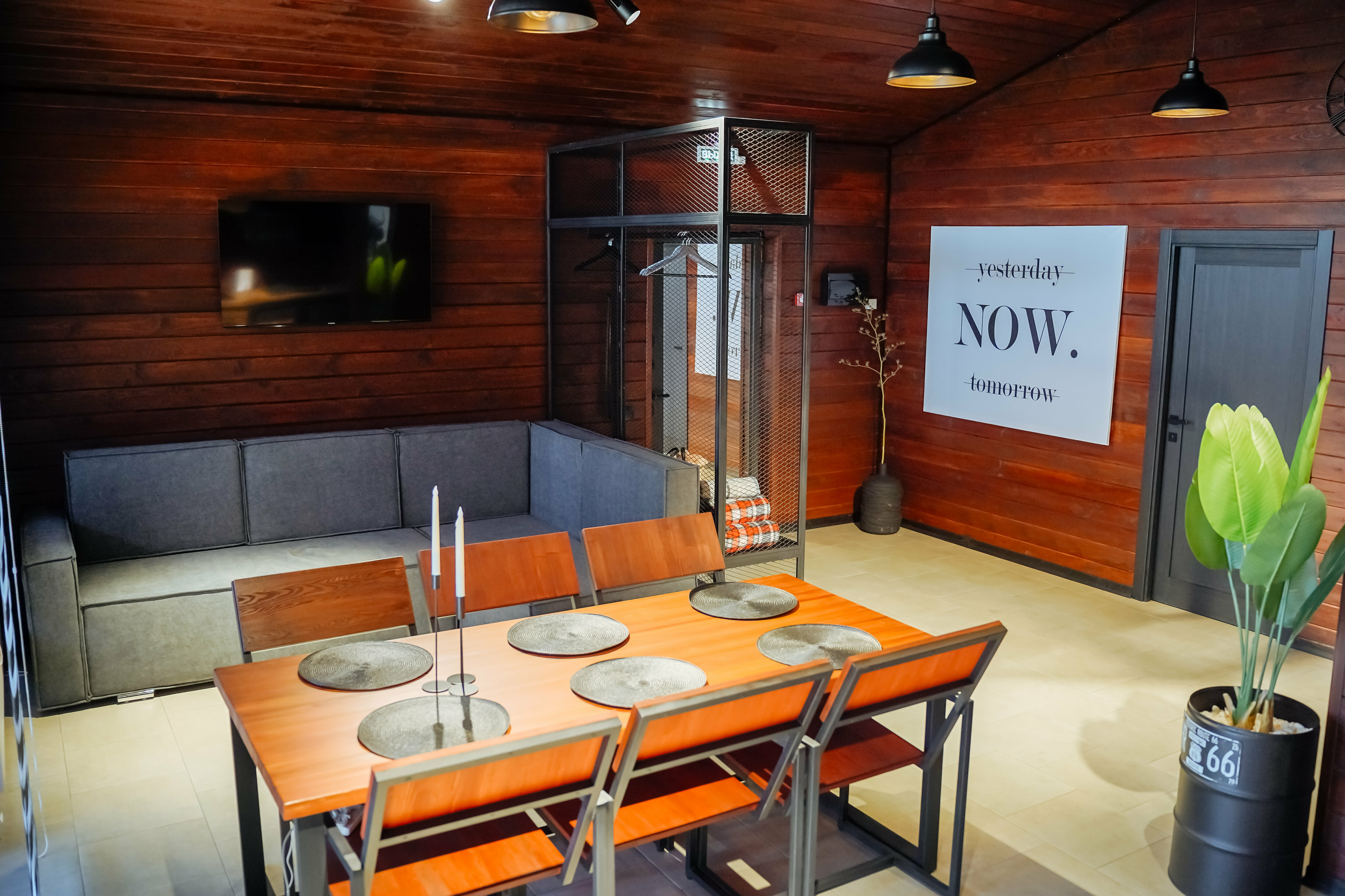 Дом  с горячим бассейном "ЛОФТ"