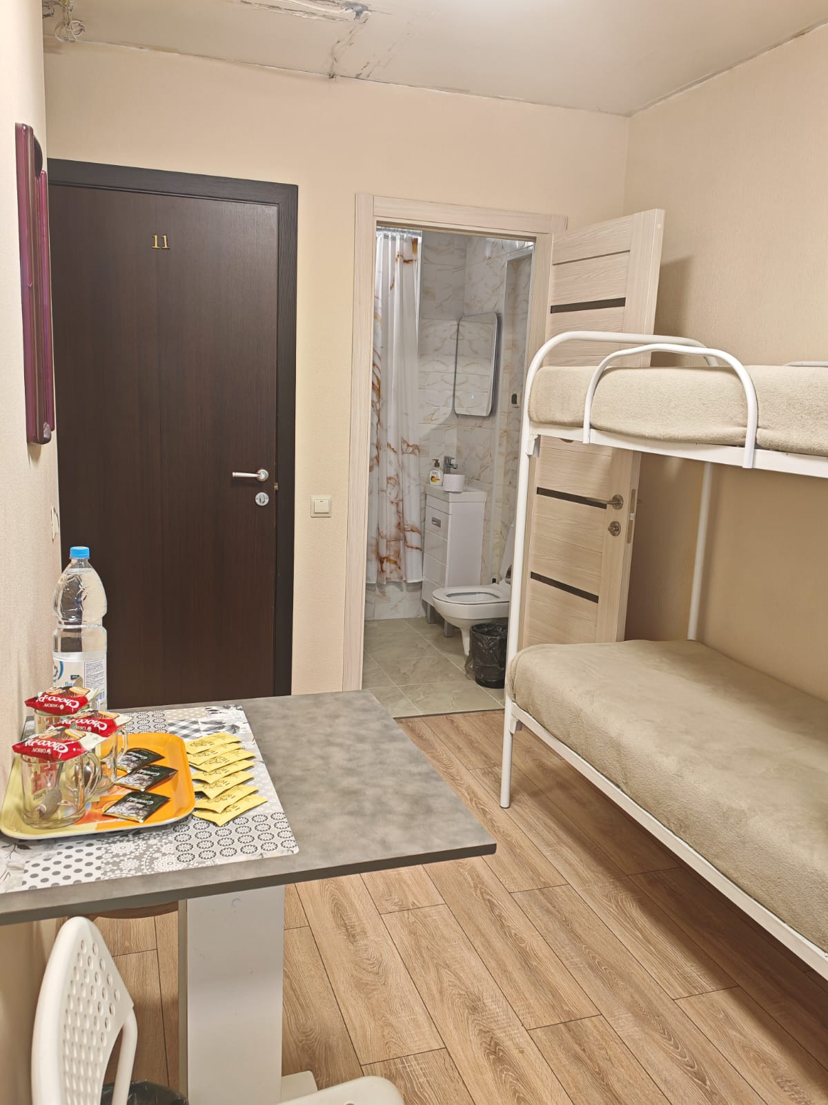 Трехместный номер «Комфорт» с душем