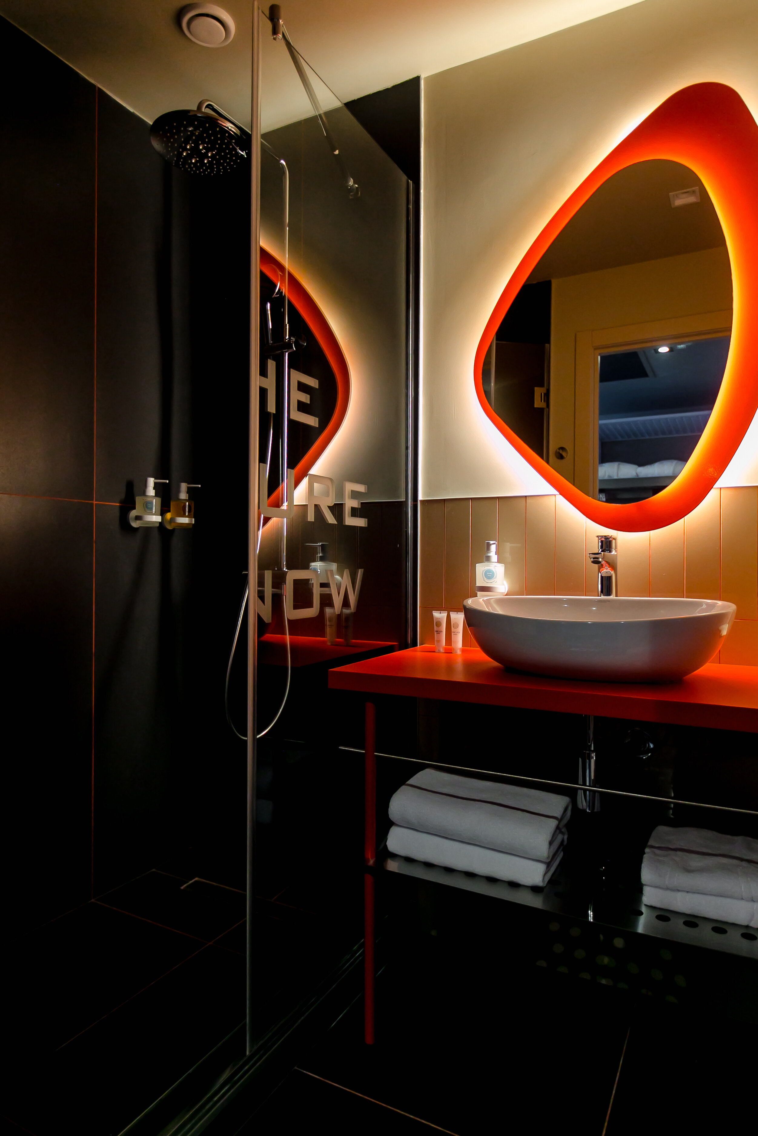 СЕМЕЙНЫЙ  с двуспальной кроватью и диваном