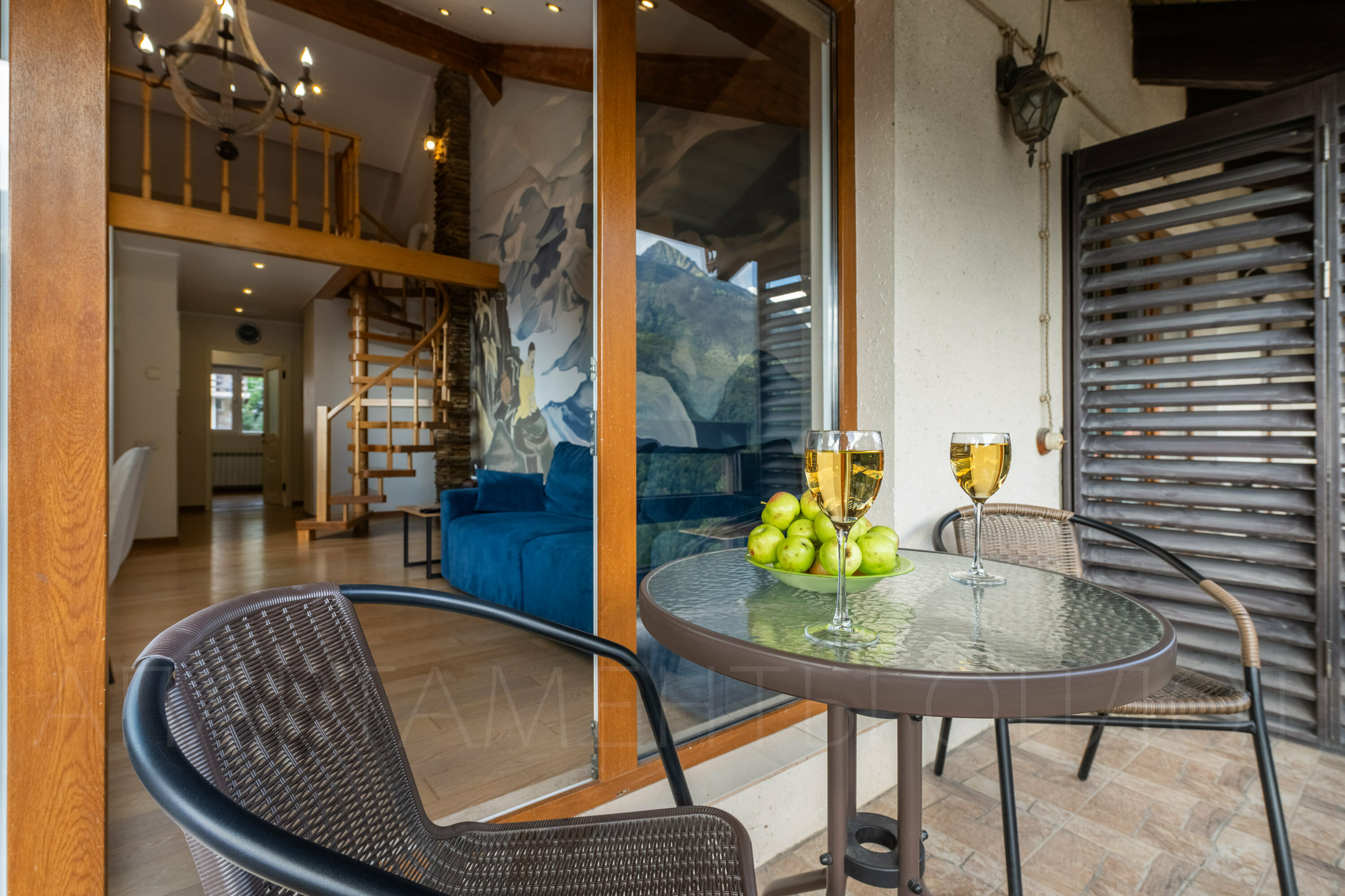 ДВУХУРОВНЕВЫЕ АПАРТАМЕНТЫ |№12 |  с балконом-фотостудией | 4 этаж