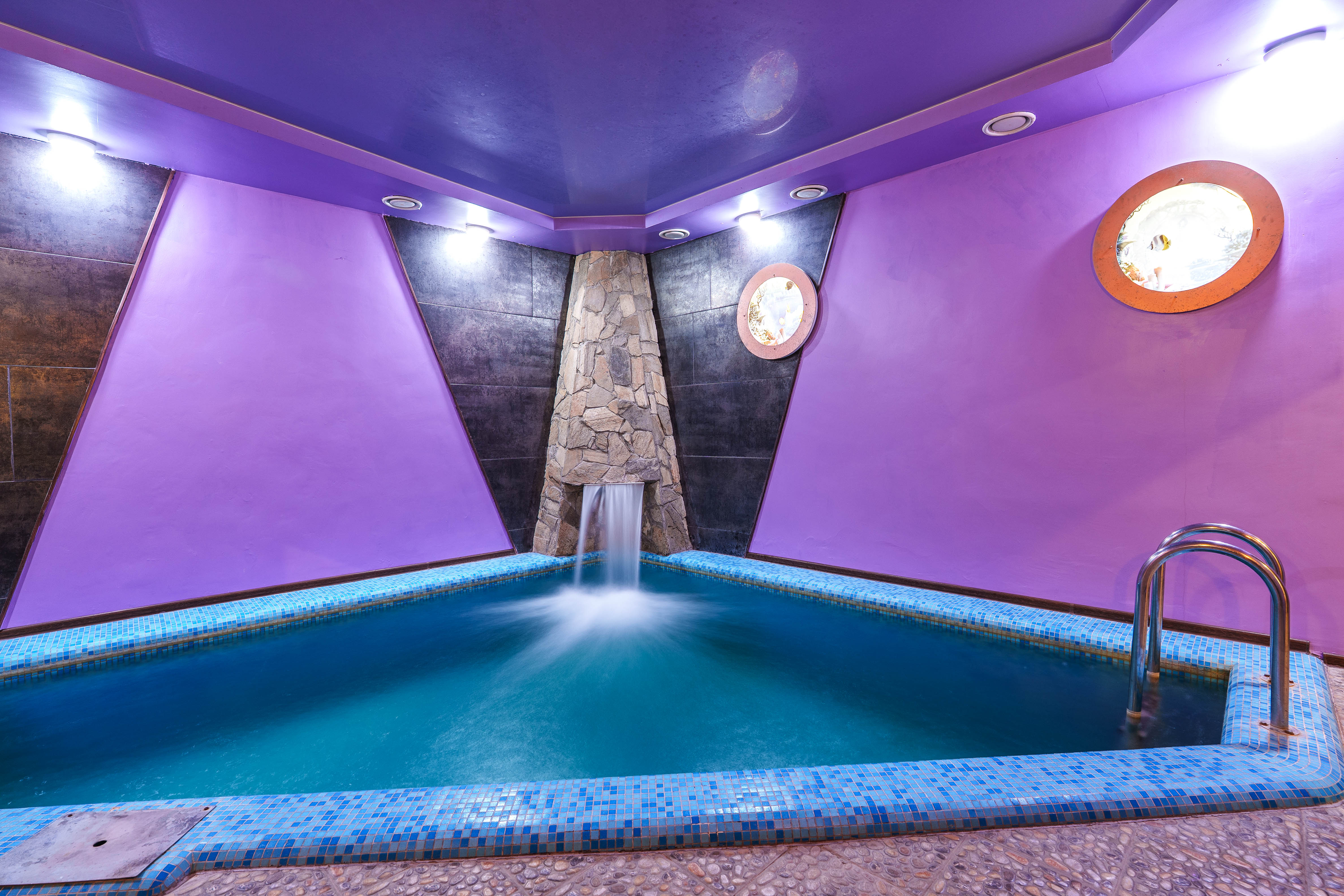 Люкс с сауной и бассейном