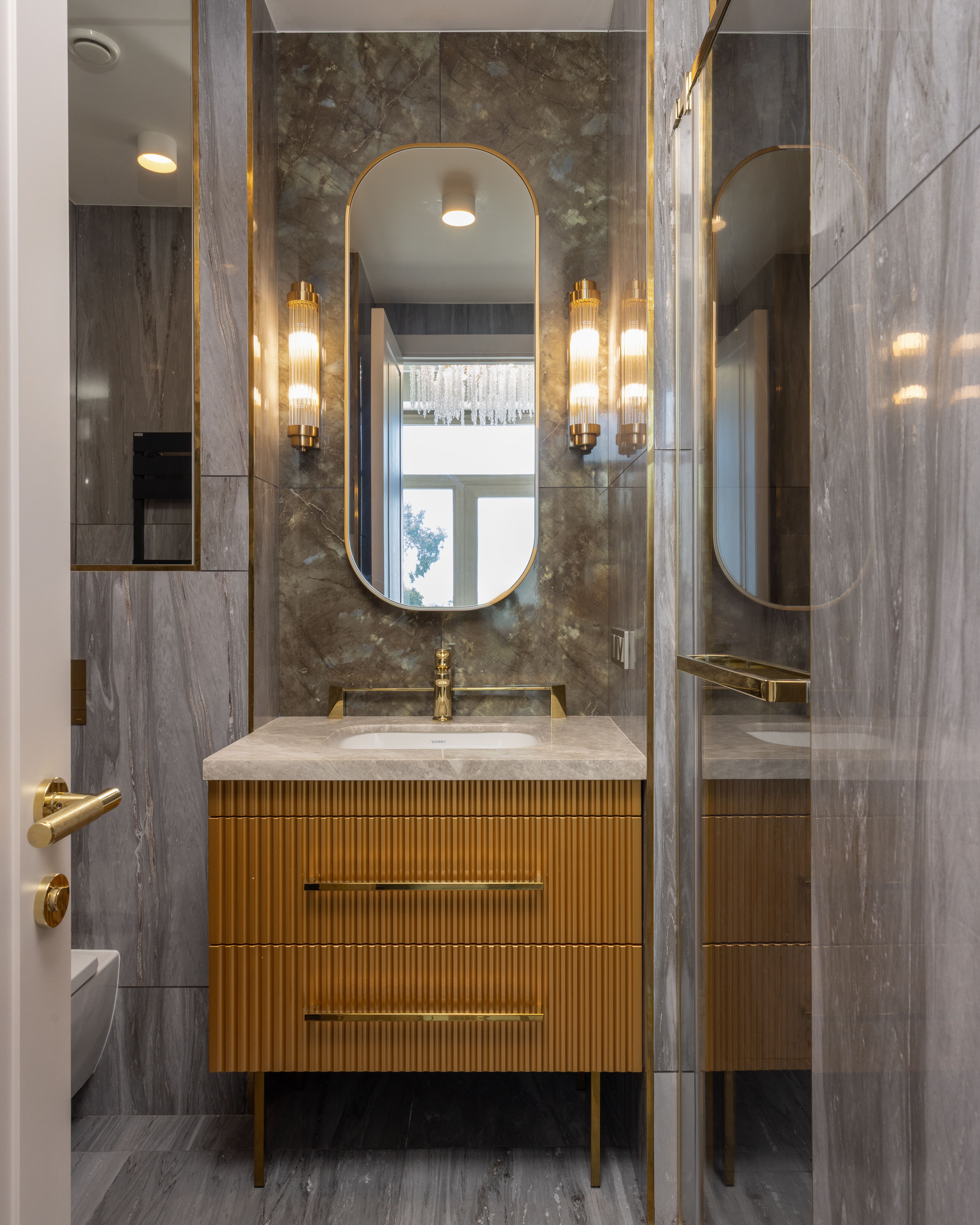 Улучшенный апартамент с балконами "Белый Рассвет"