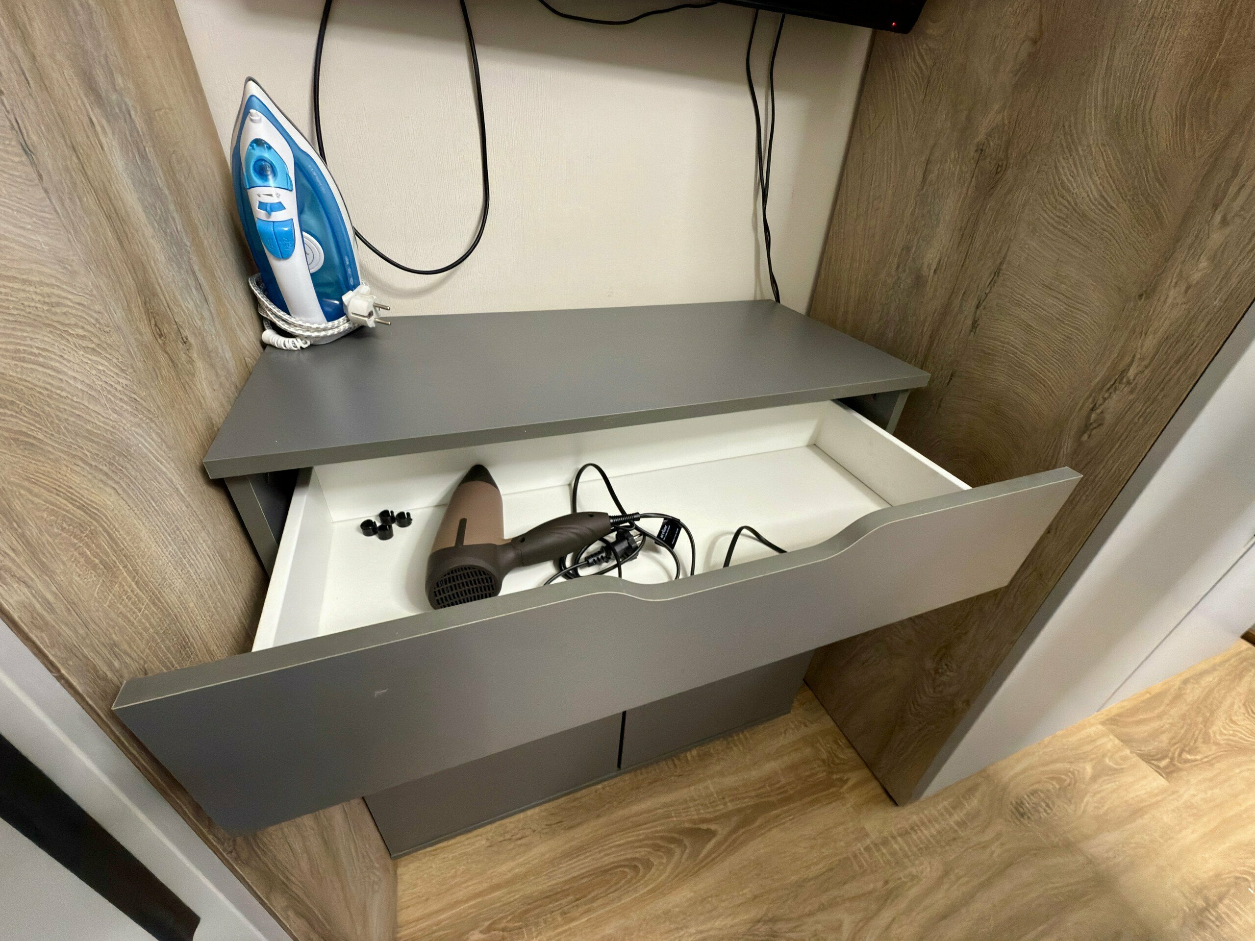 Улучшенная студия для троих