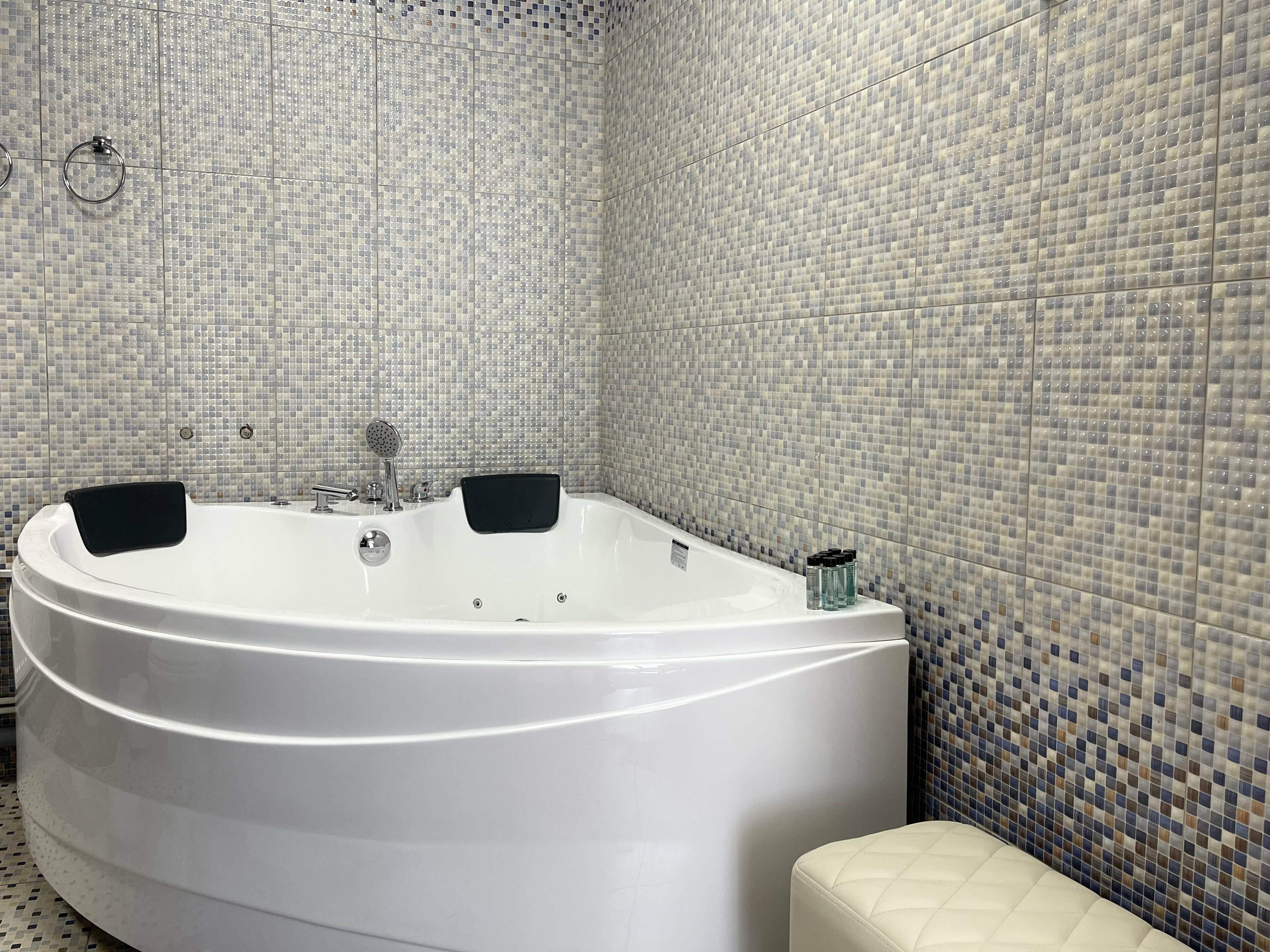 Люкс с гидромассажной ванной