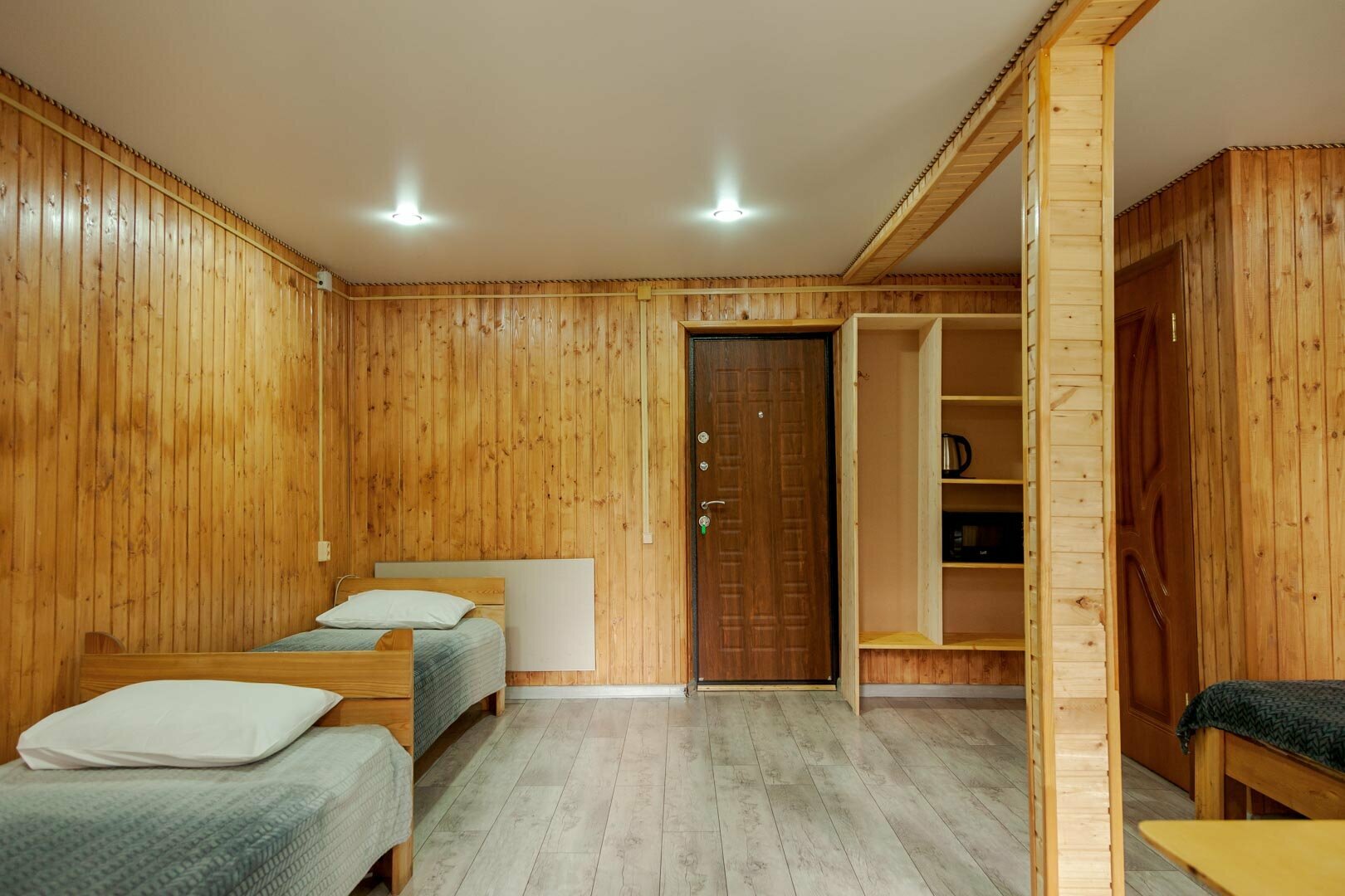 Двухэтажный дом с размещением до 12 гостей