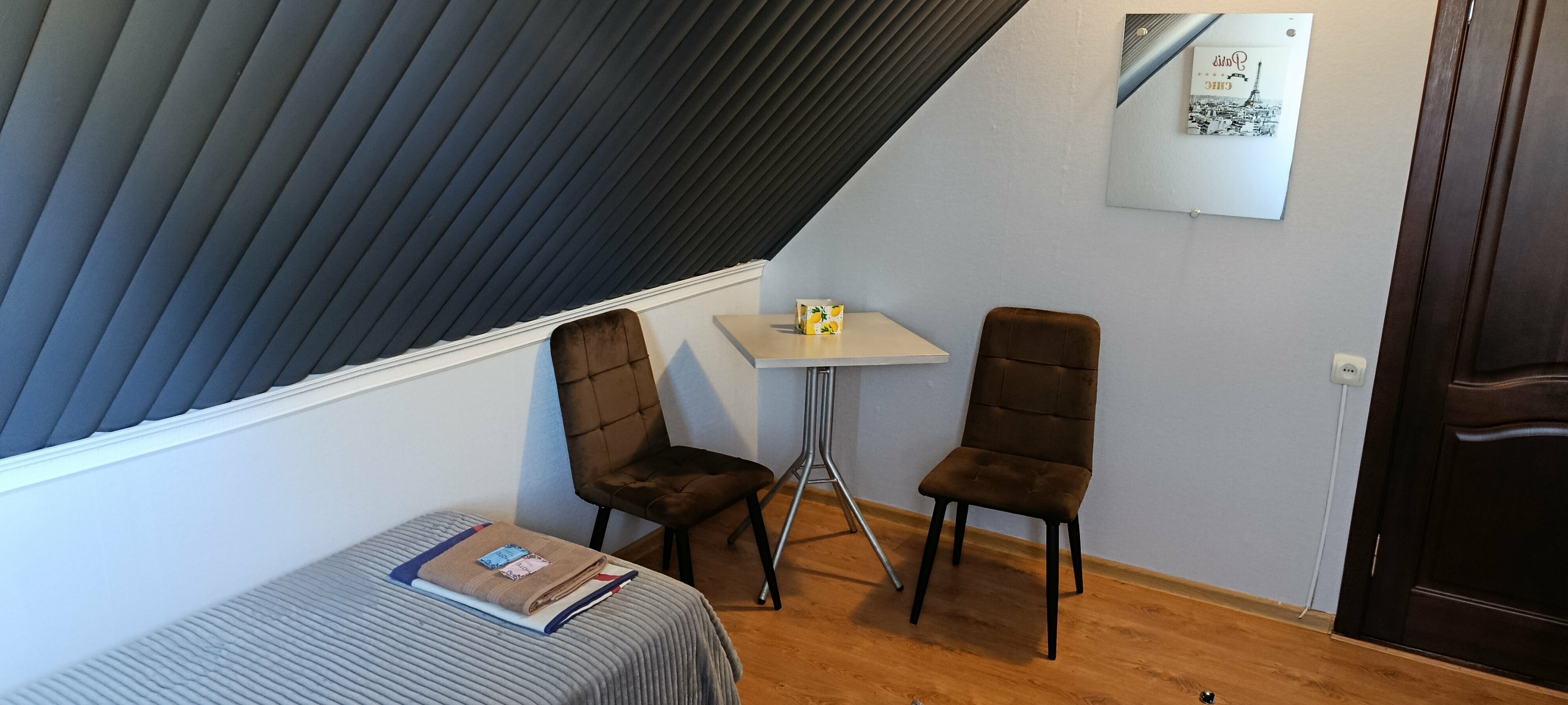 Односпальная кровать в общем мужском номере