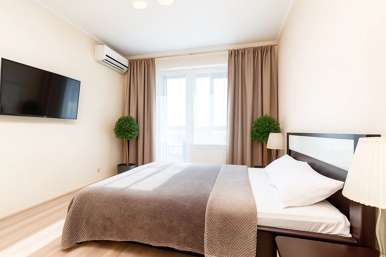 Однокомнатная на 4 человкека у аквапарка, центра и набережной, с приставкой+ смарт-ТВ АЛАЯ