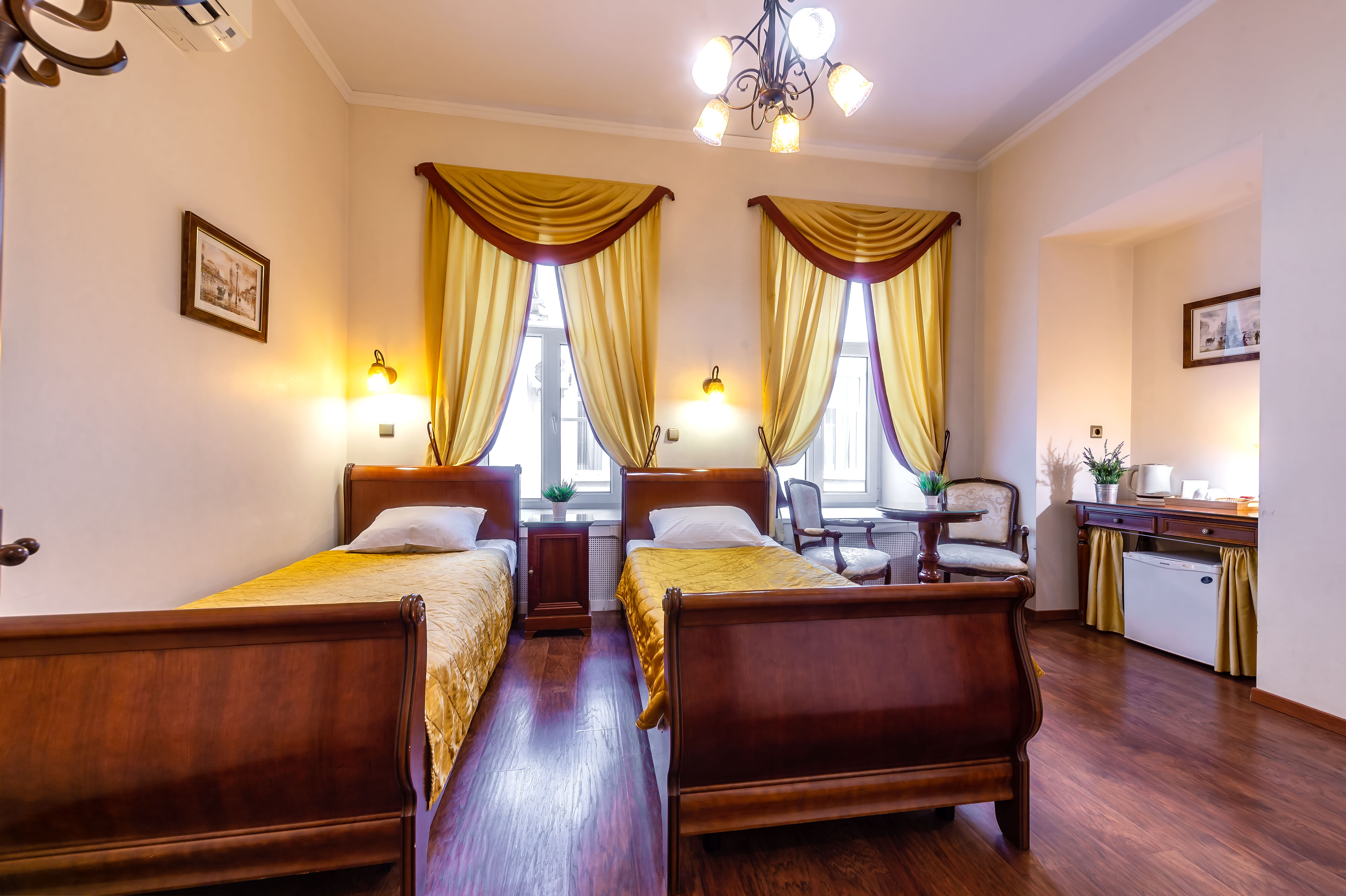 Улучшенный двухместный номер с 2 отдельными кроватями