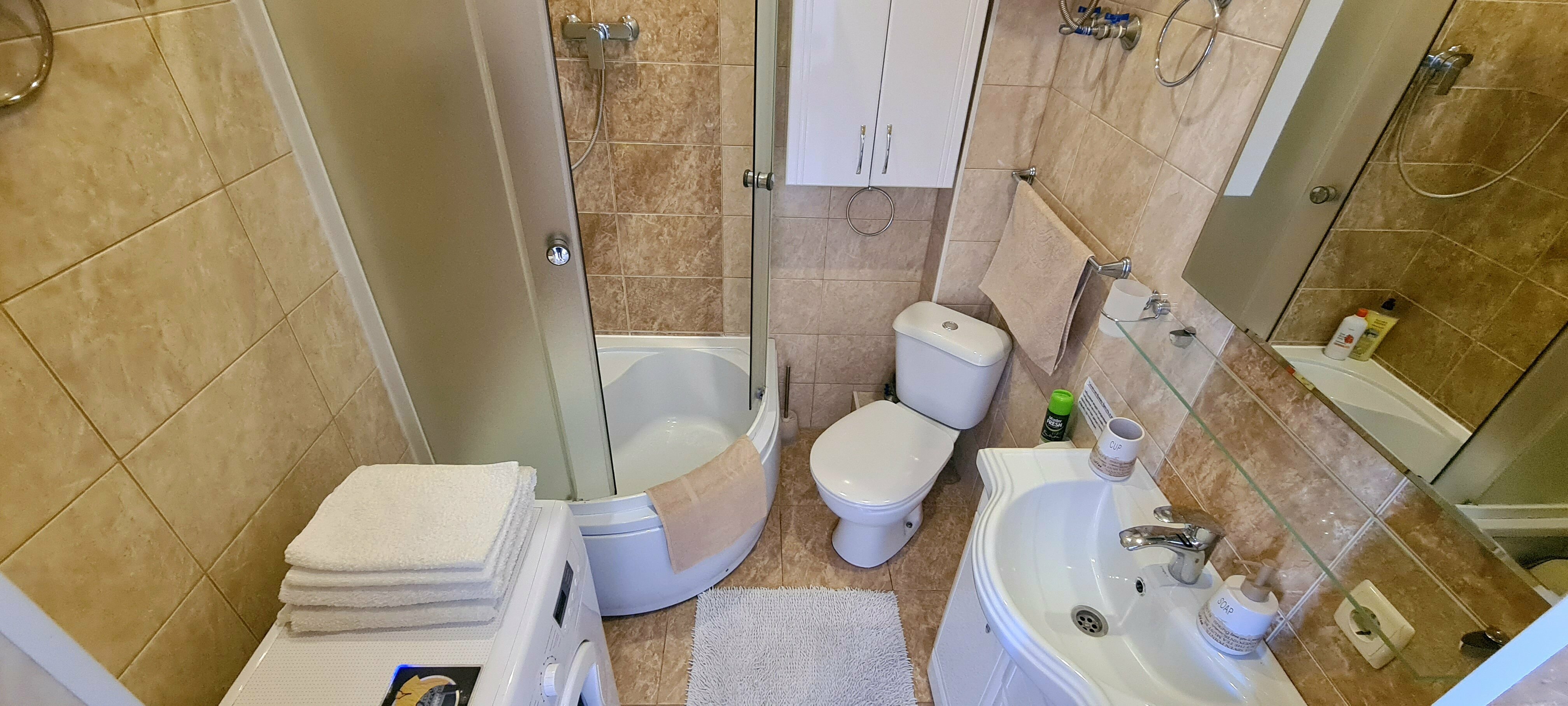 "Семейная гавань"  комфорт с мини-кухней и с двумя зонами отдыха (спальня + гостиная) с видом на город