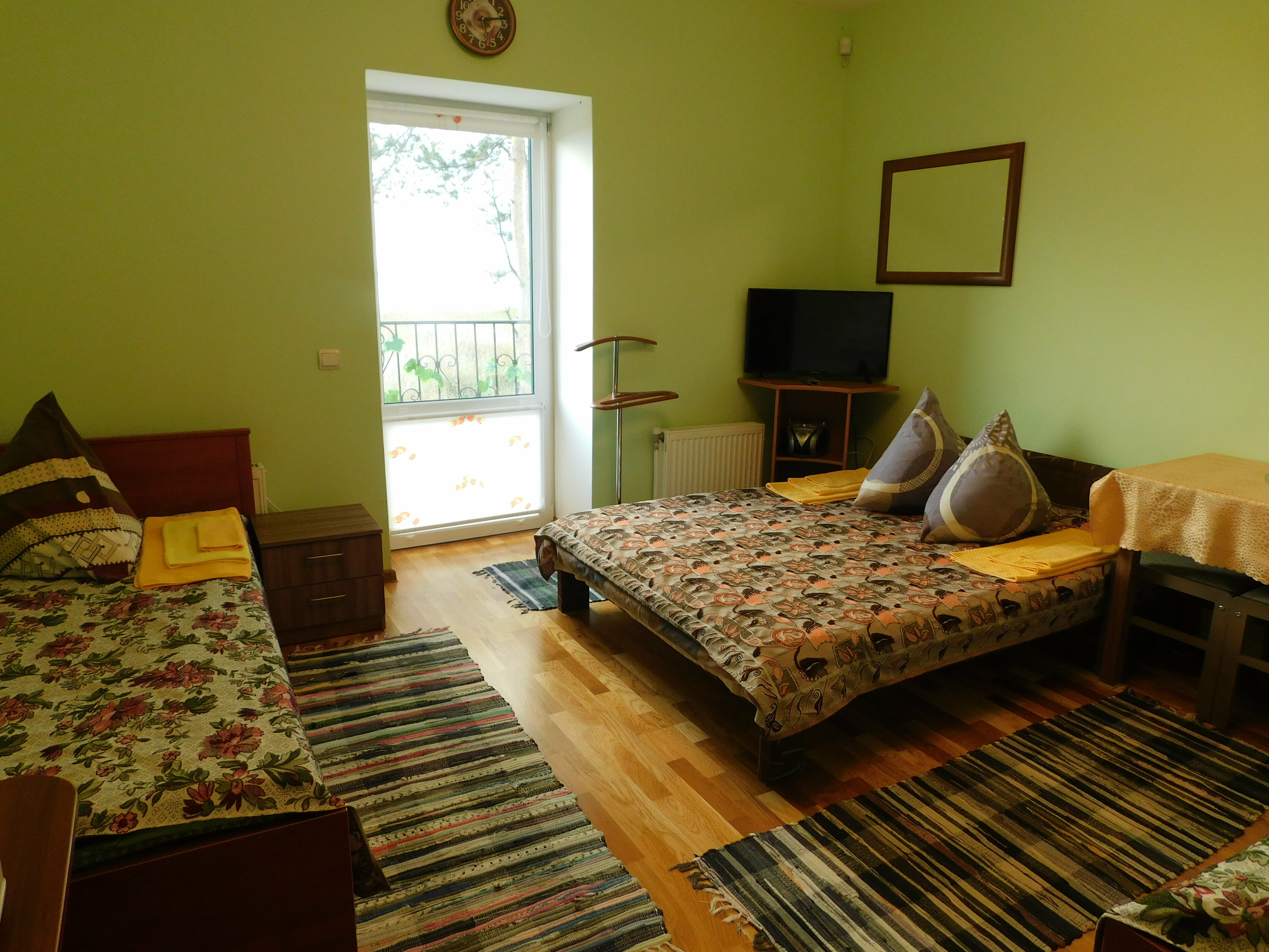 Трехместный номер с балконом