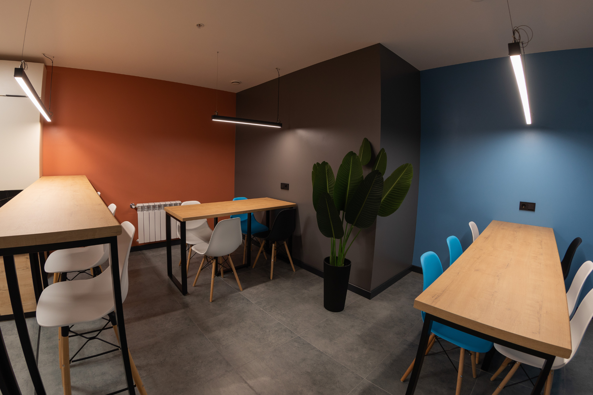 Спальное место на двухъярусной кровати в общем 4-х местном номере для мужчин и женщин