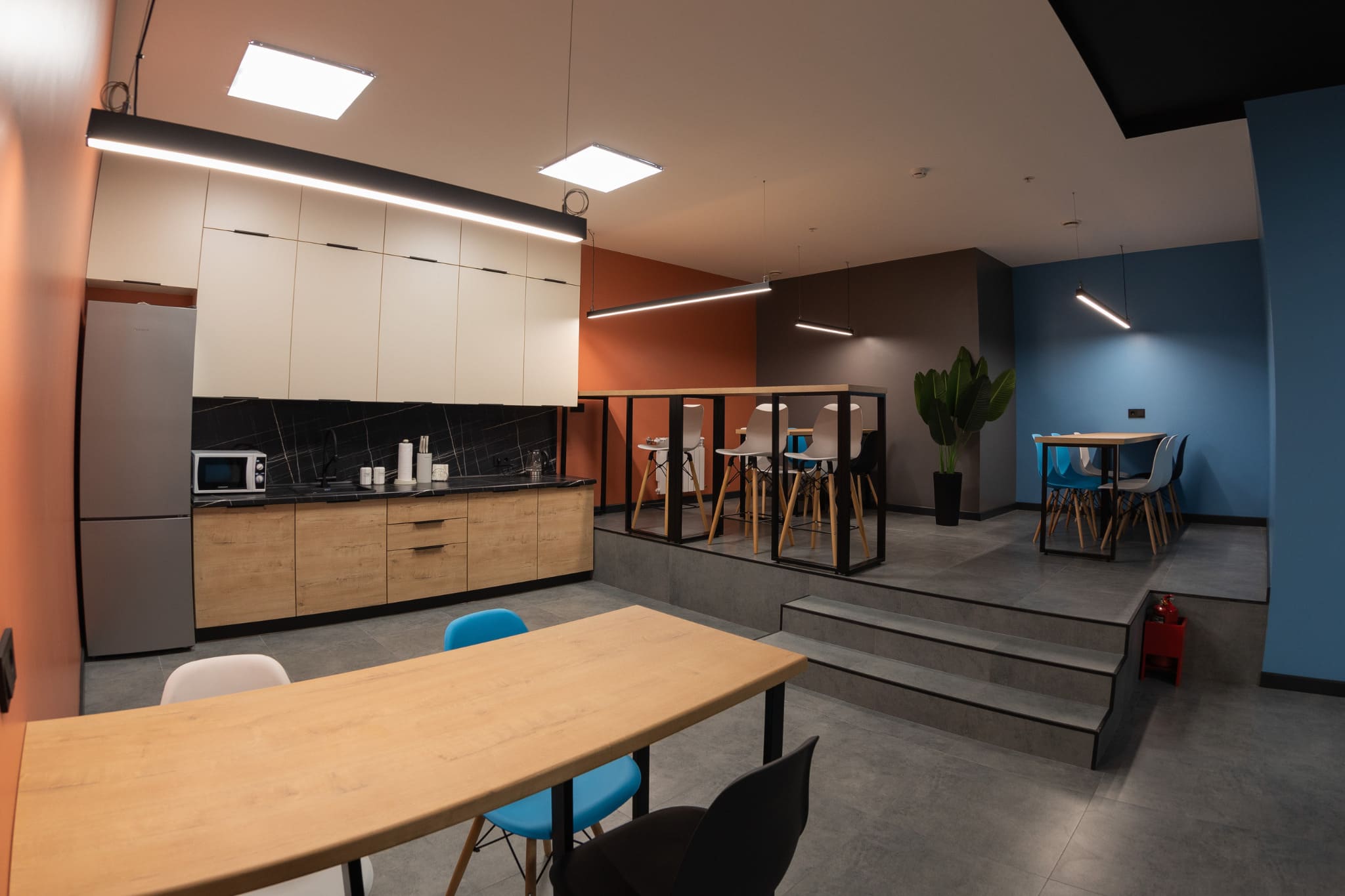 Спальное место на двухъярусной кровати в общем номере для мужчин и женщин