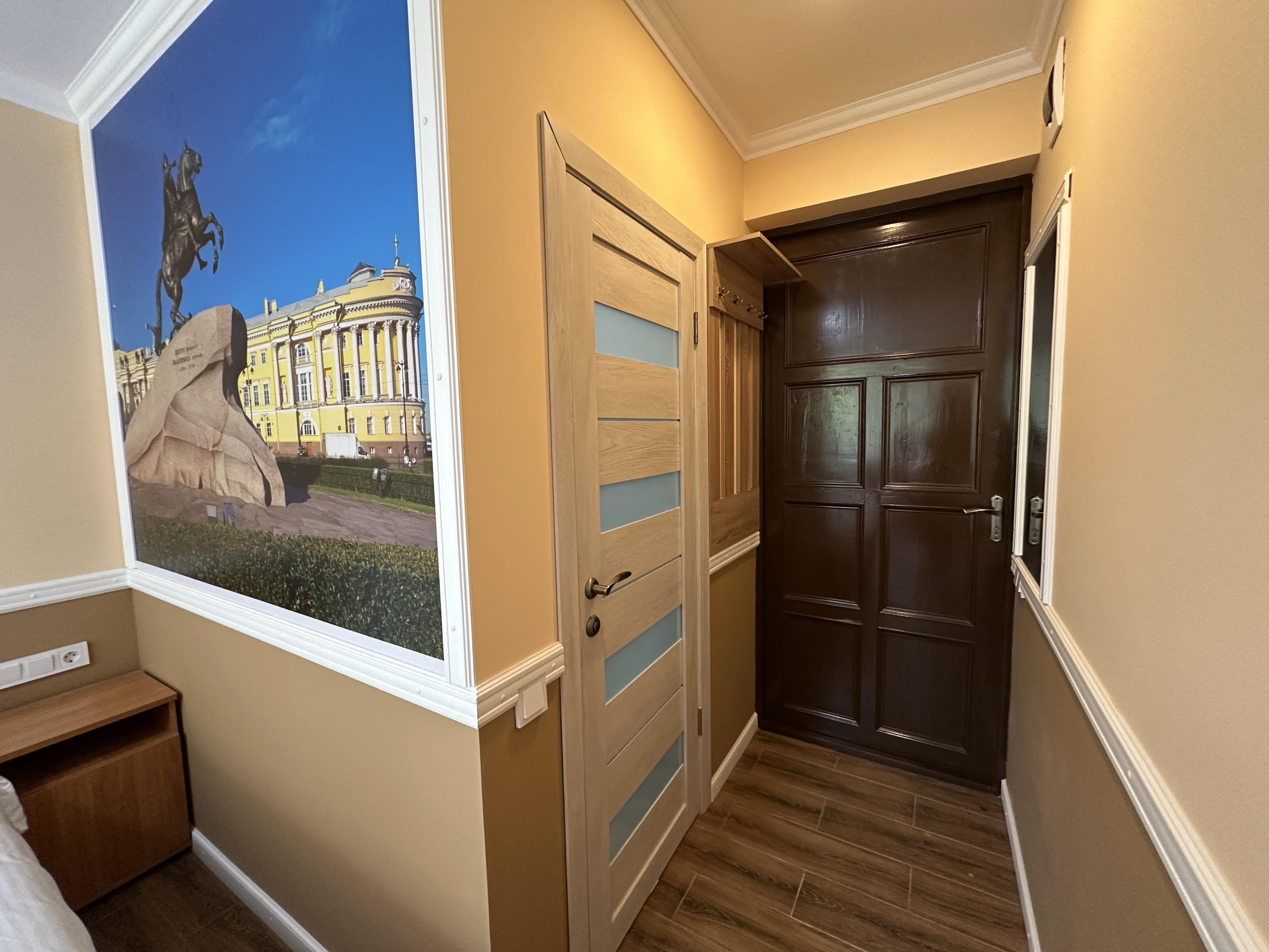 Просторный двухместный номер с 2 отдельными кроватями