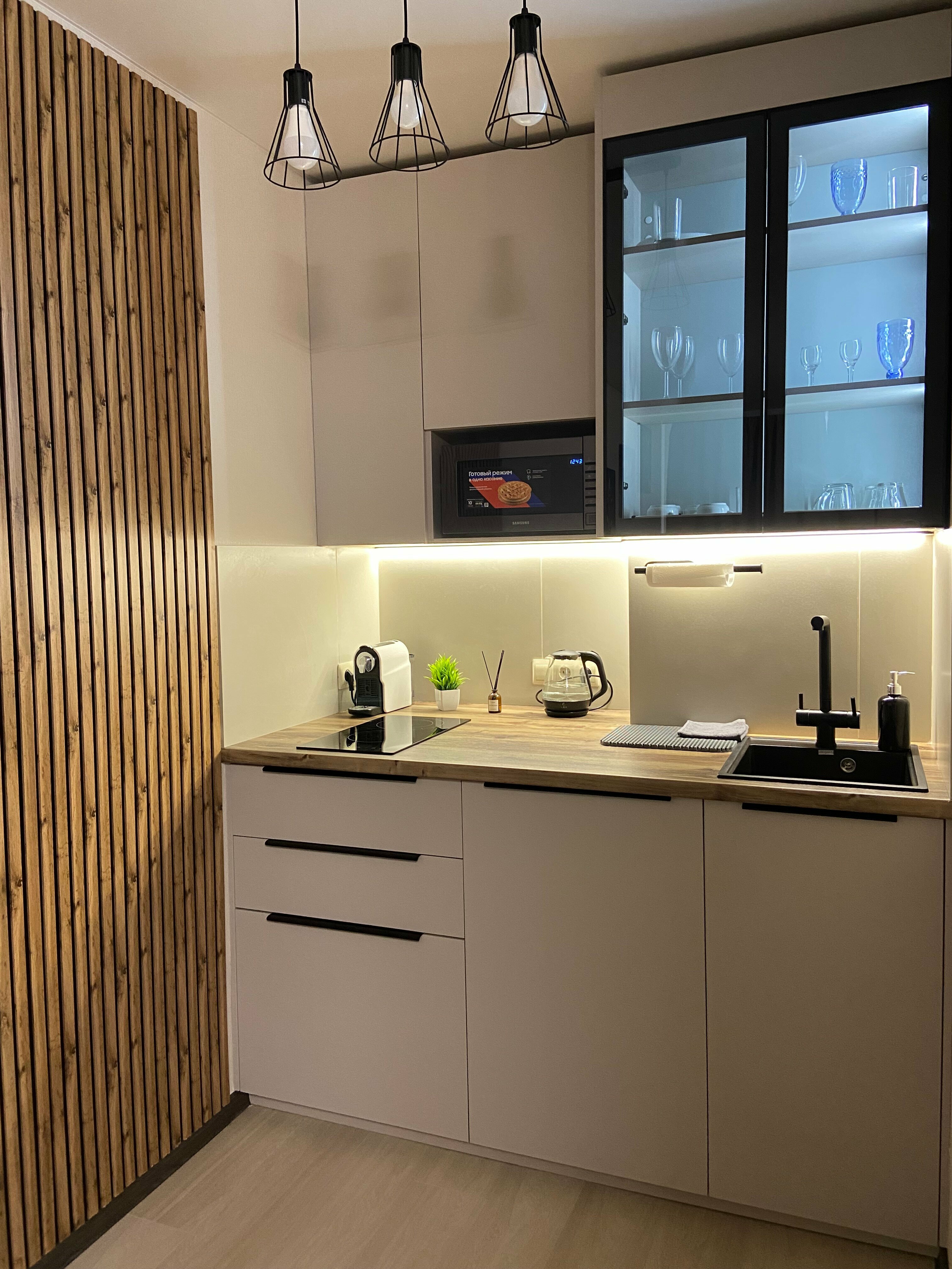 Делюкс с двуспальной кроватью + раскладной диван