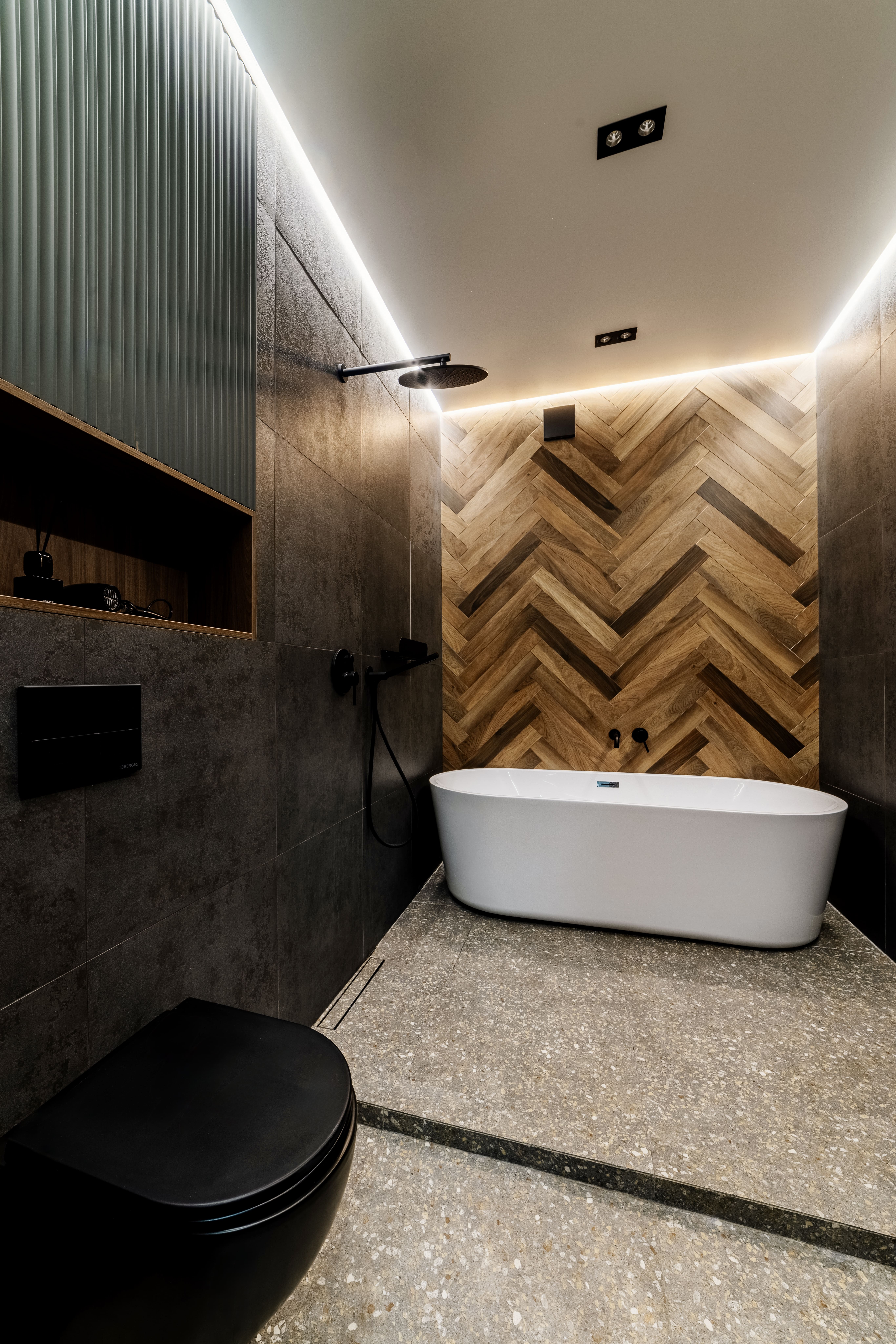 Депозит 5000р. Бронь на 2х чел. вкл. только  кровать.Если 2м гостям надо два раздельных спальных места,доплата 1000 р.3 гостя- вкл. кровать и диван(2 двуспал.одеяла).Доп.одеял нет.