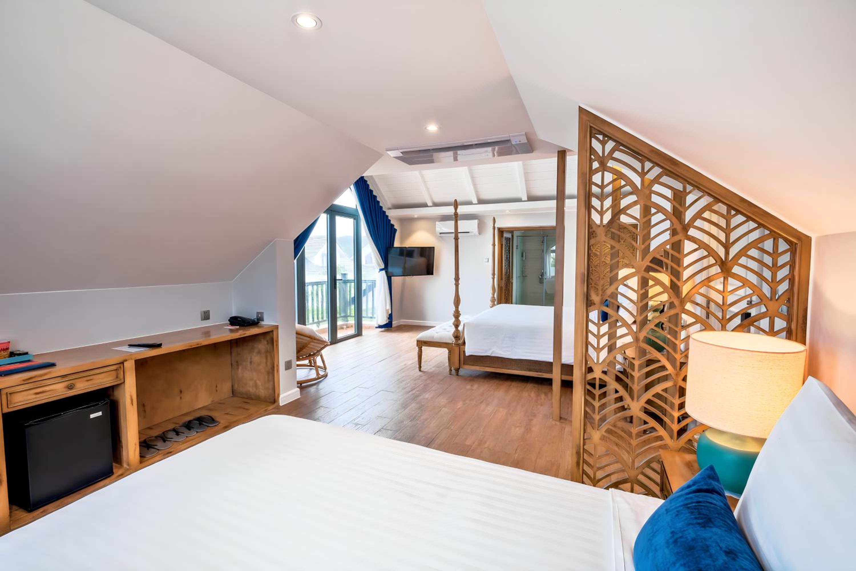 Five-Bedroom Villa with Garden View