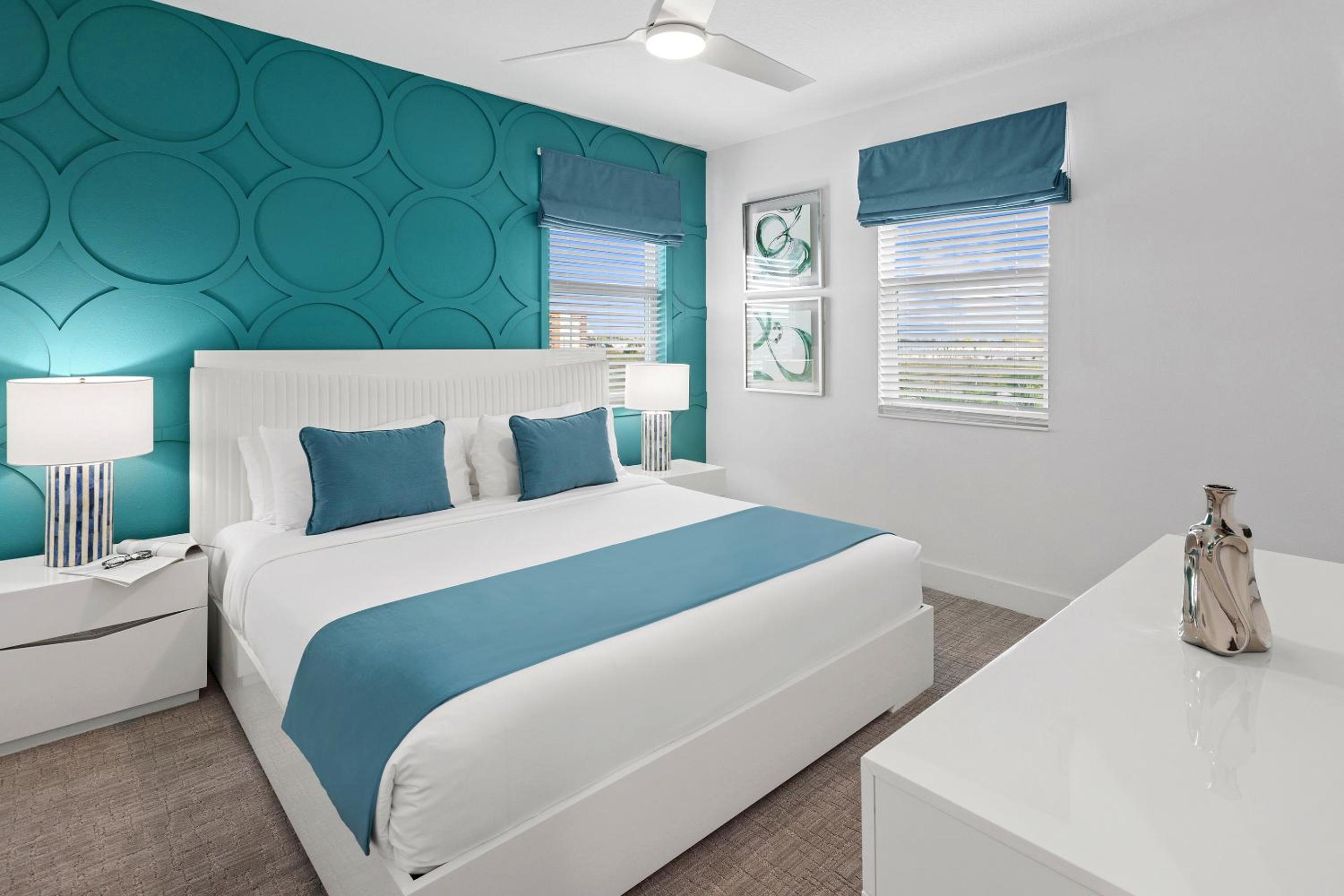 9 Bedroom Estate with Private Pool, Kitchen, Theater & Arcade