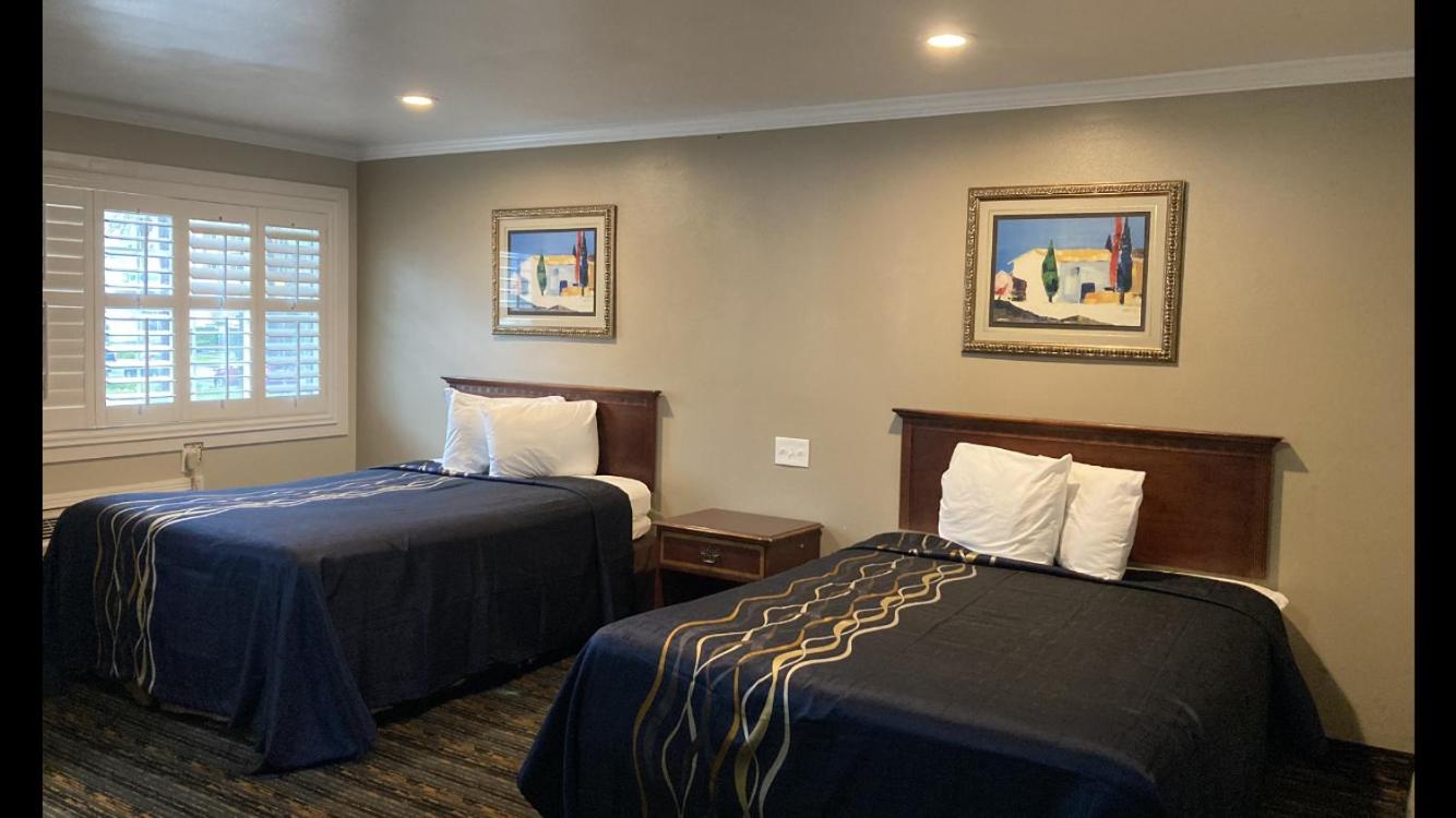 Deluxe Queen Room with Two Queen Beds