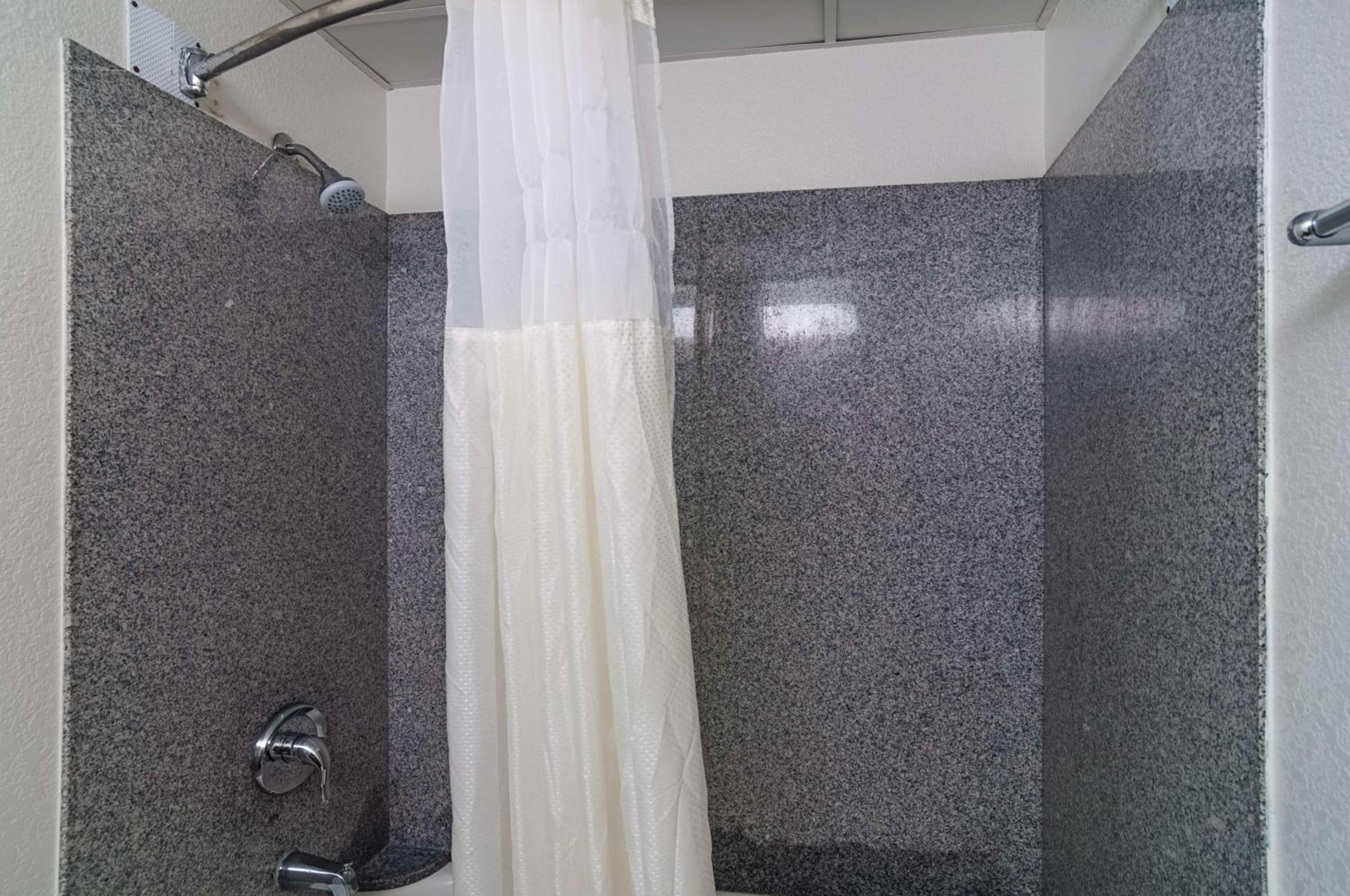 Deluxe King Room - Non-Smoking