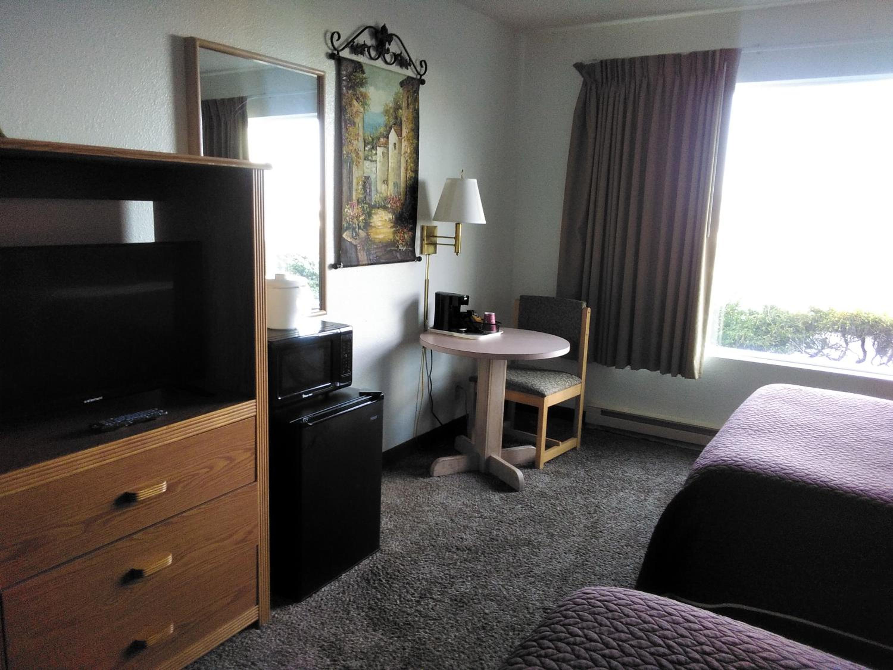 Queen Room with Two Queen Beds 