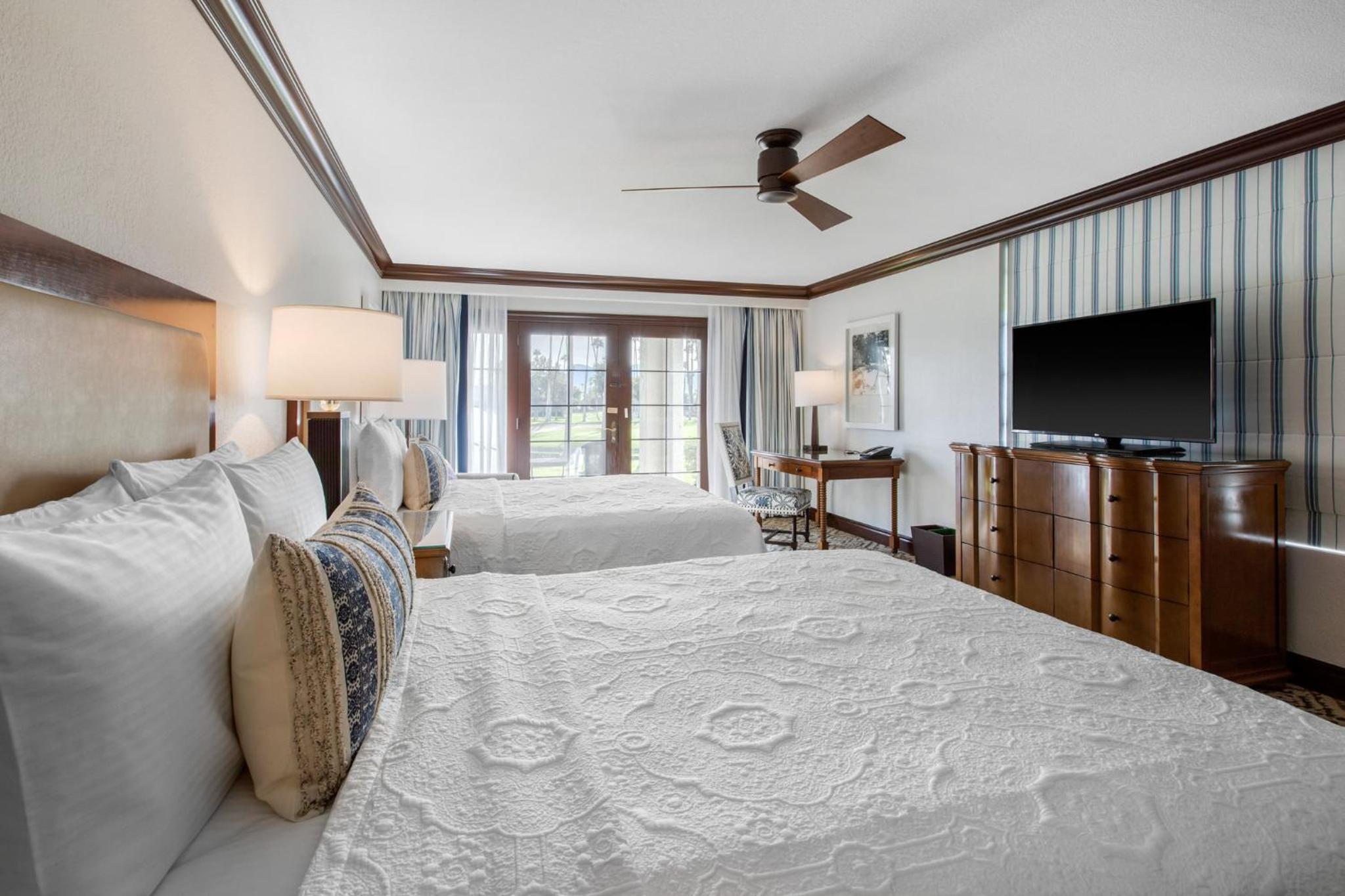 Lake View Room 2 Queen Beds