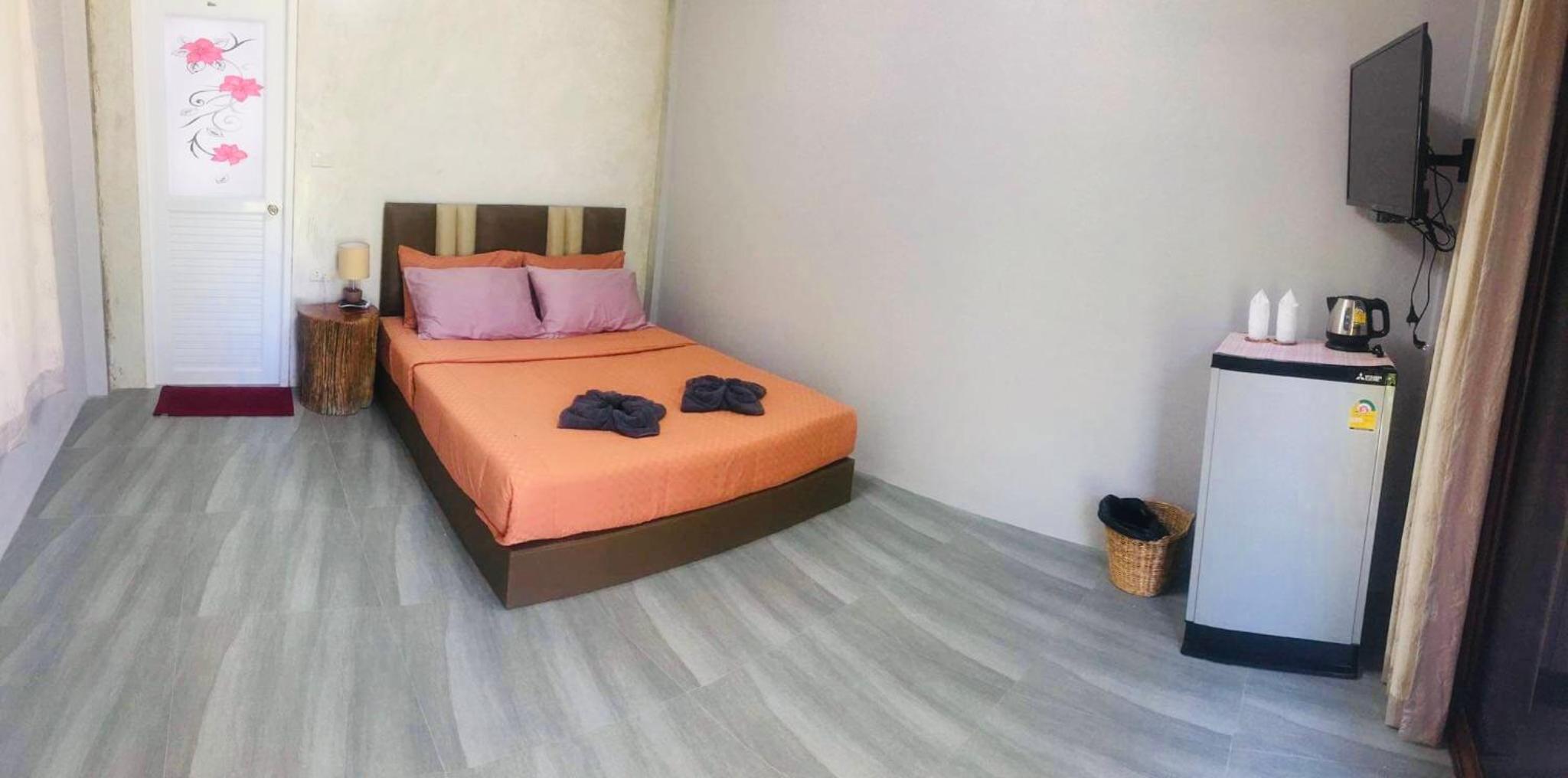 Bungalow with Garden View