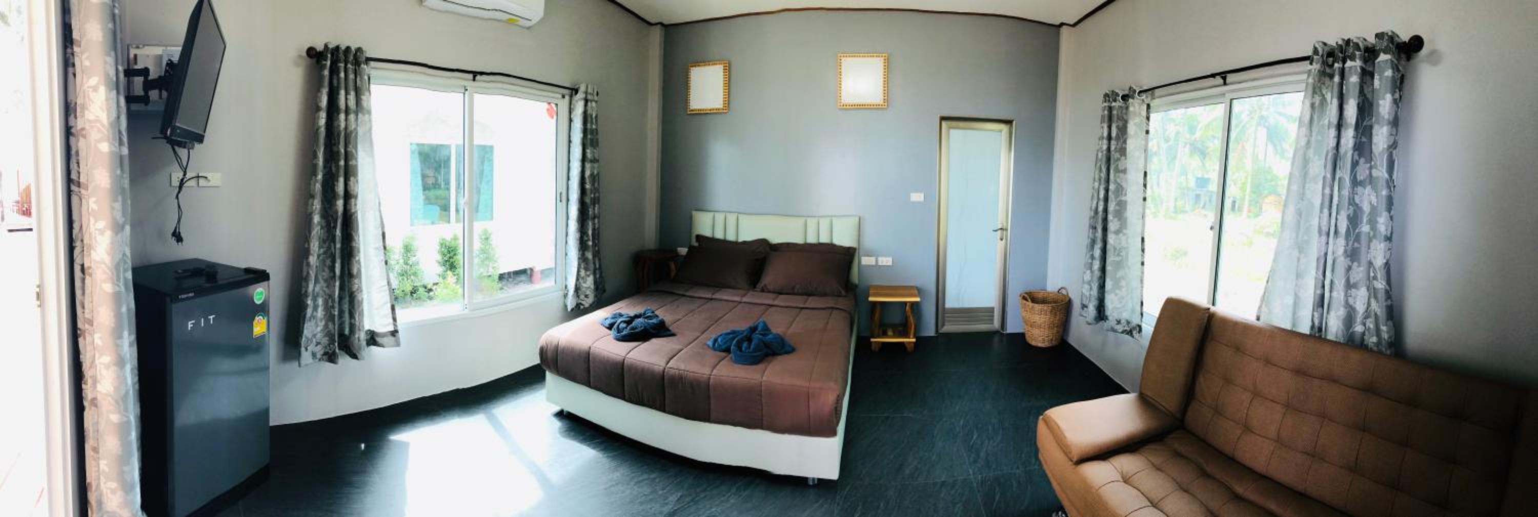 Bungalow with Garden View