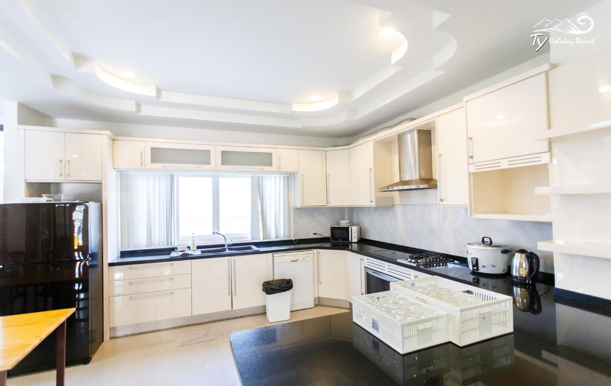 Thirteen-Bedroom Villa with Private Pooll 237