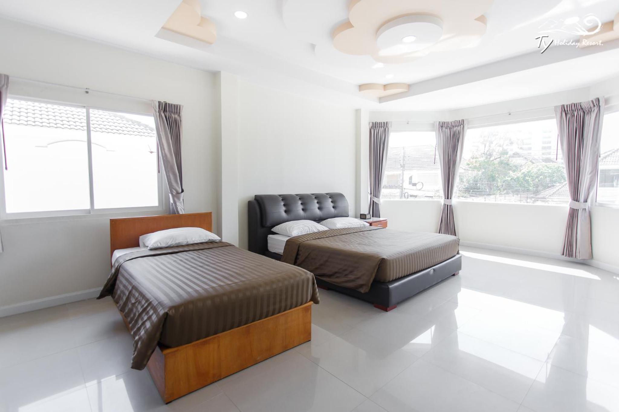 Seven-Bedroom Villa with Private Pool 232