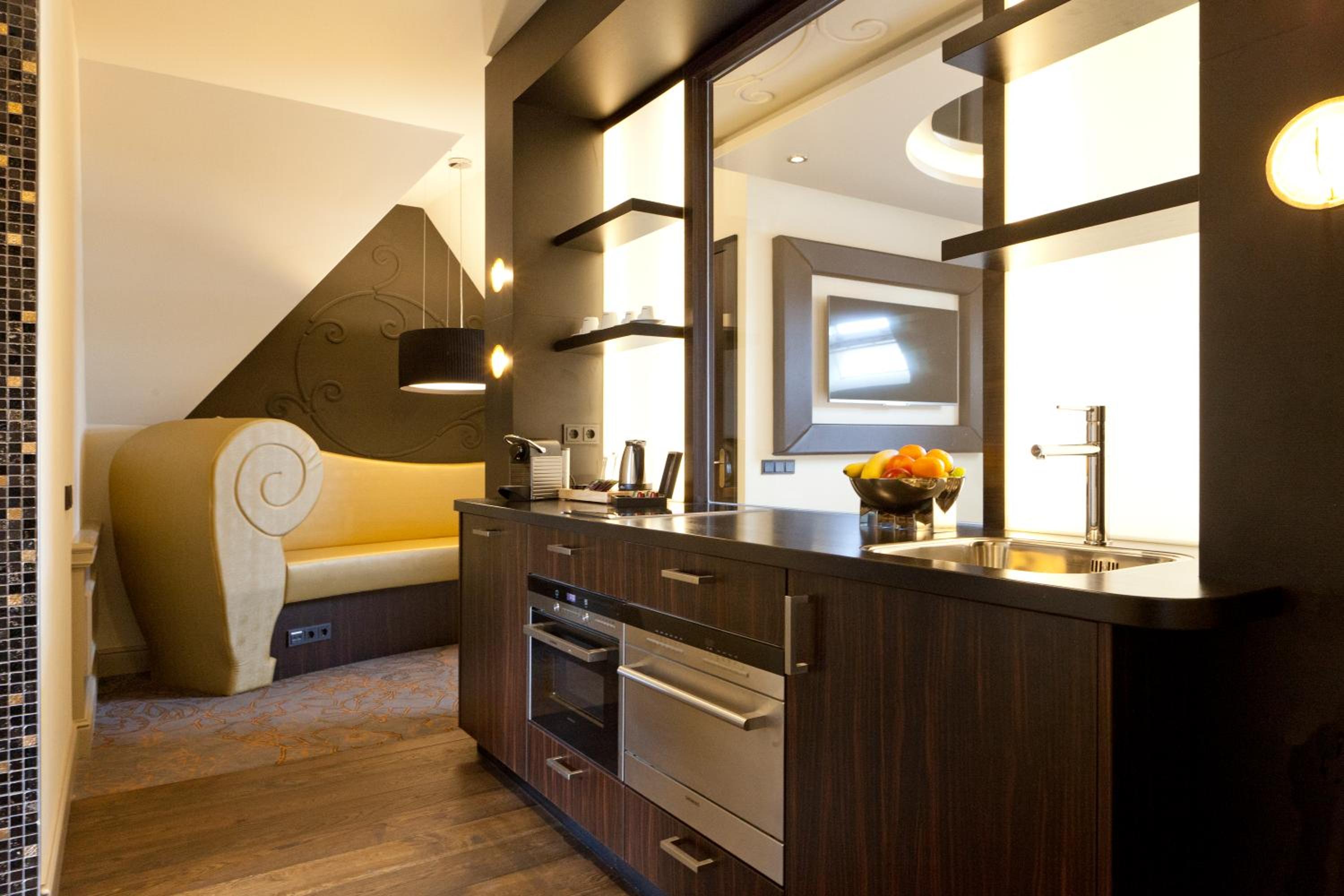 Luxury Suite