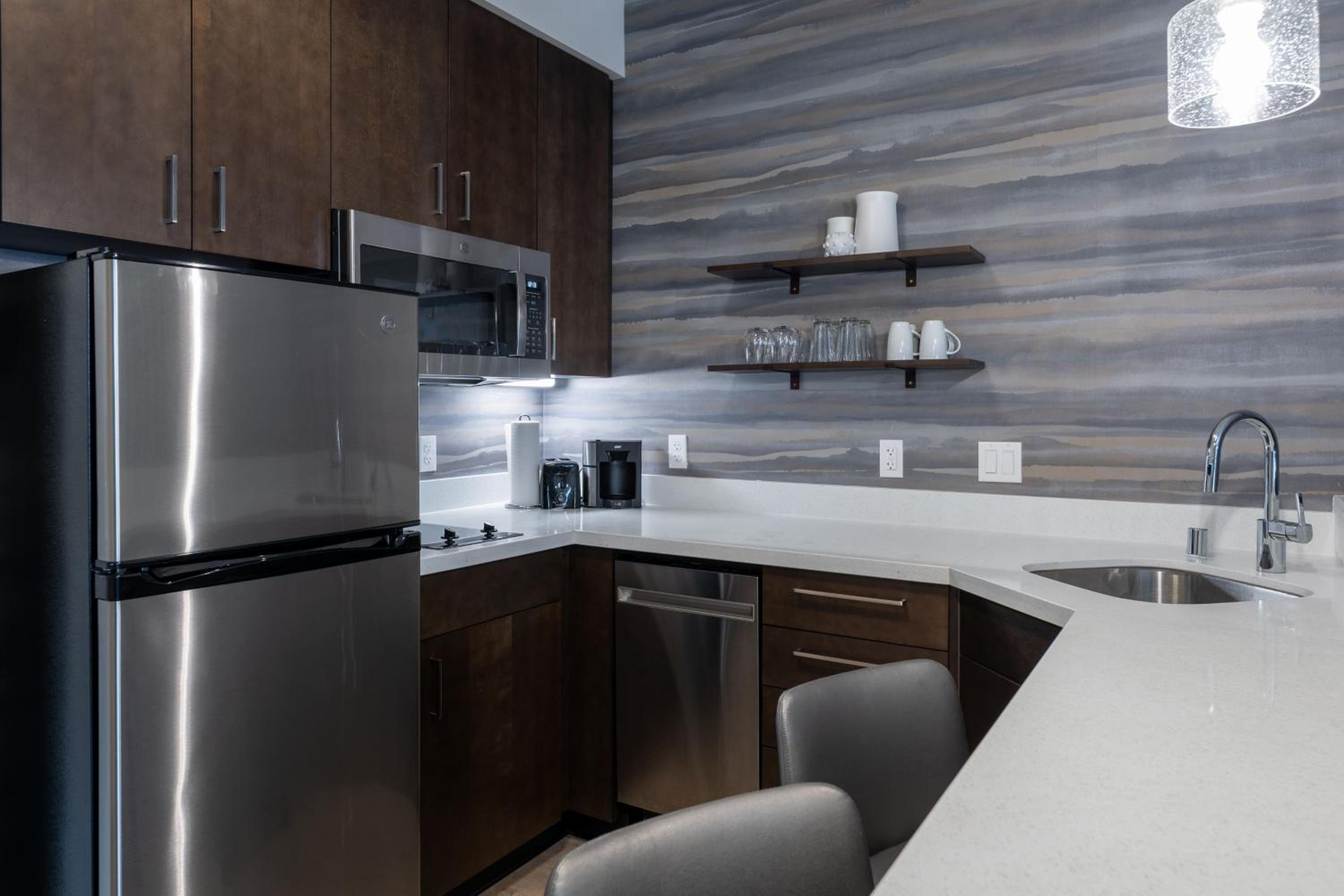 Large King Studio with Sofa Bed - Hearing Accessible