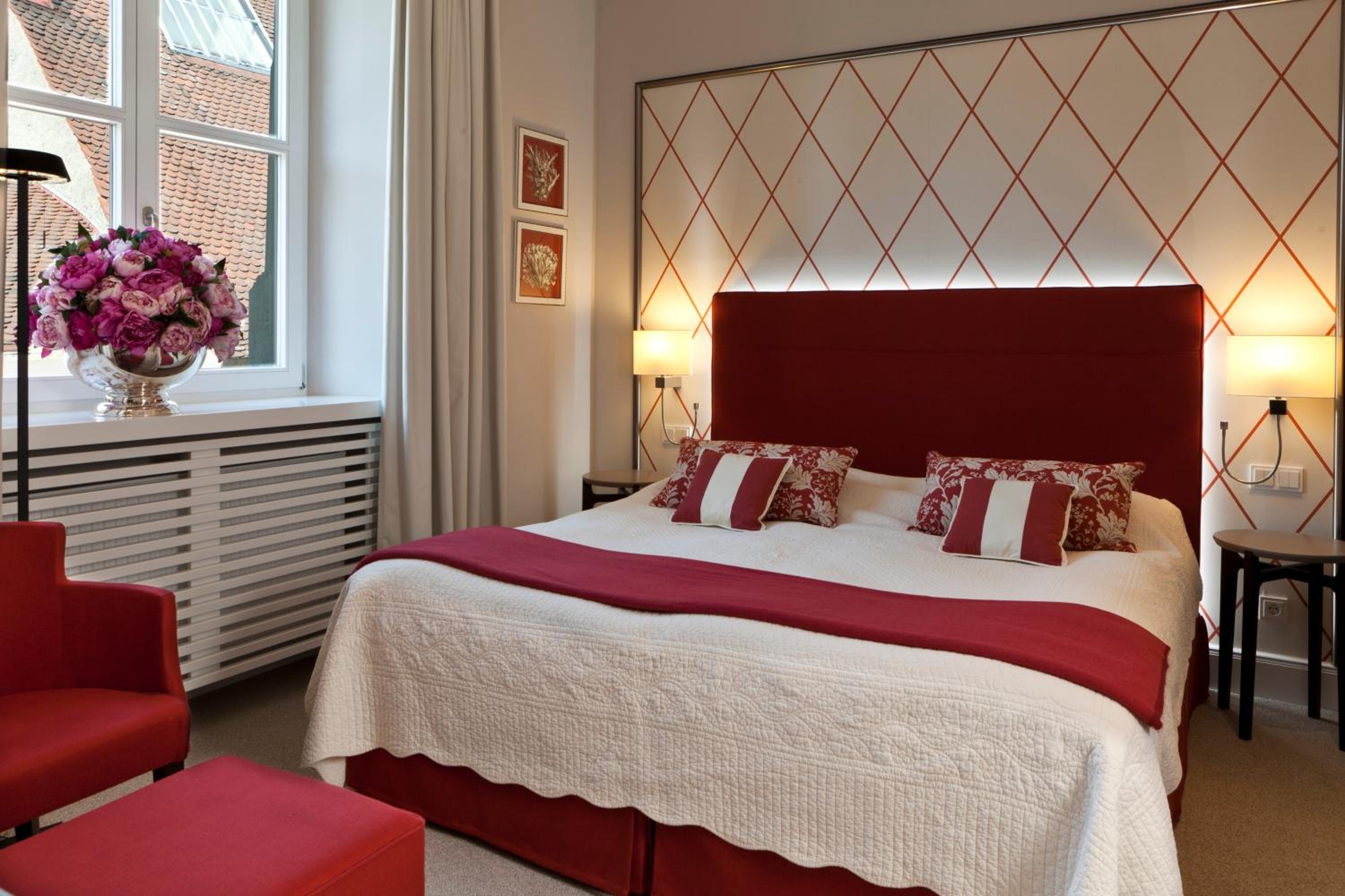 Deluxe Double Room with Shower