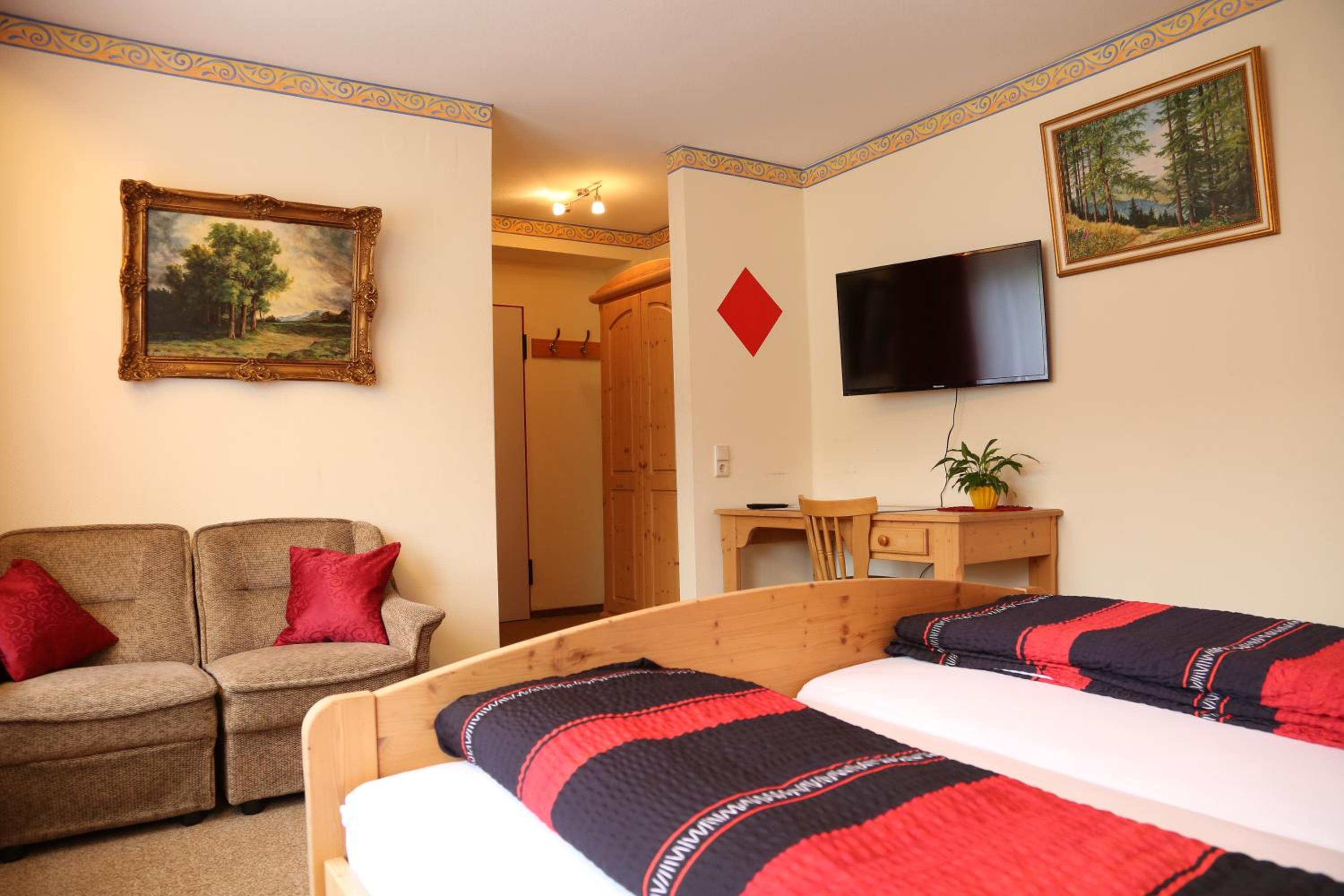 Deluxe Double Room with Shower