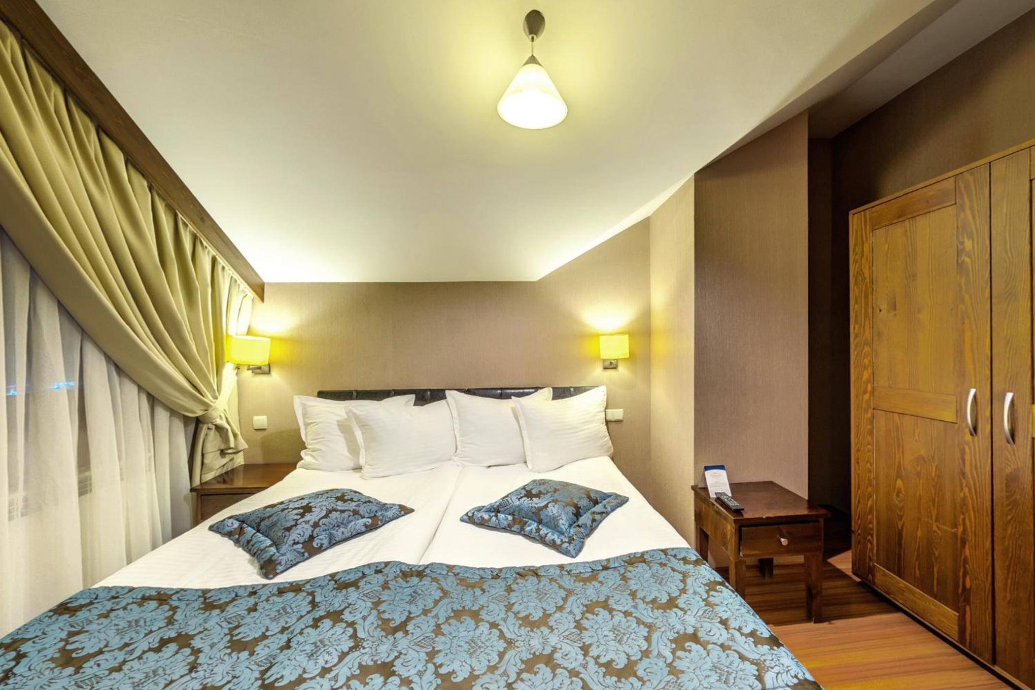 Grand Suite with Mountain View