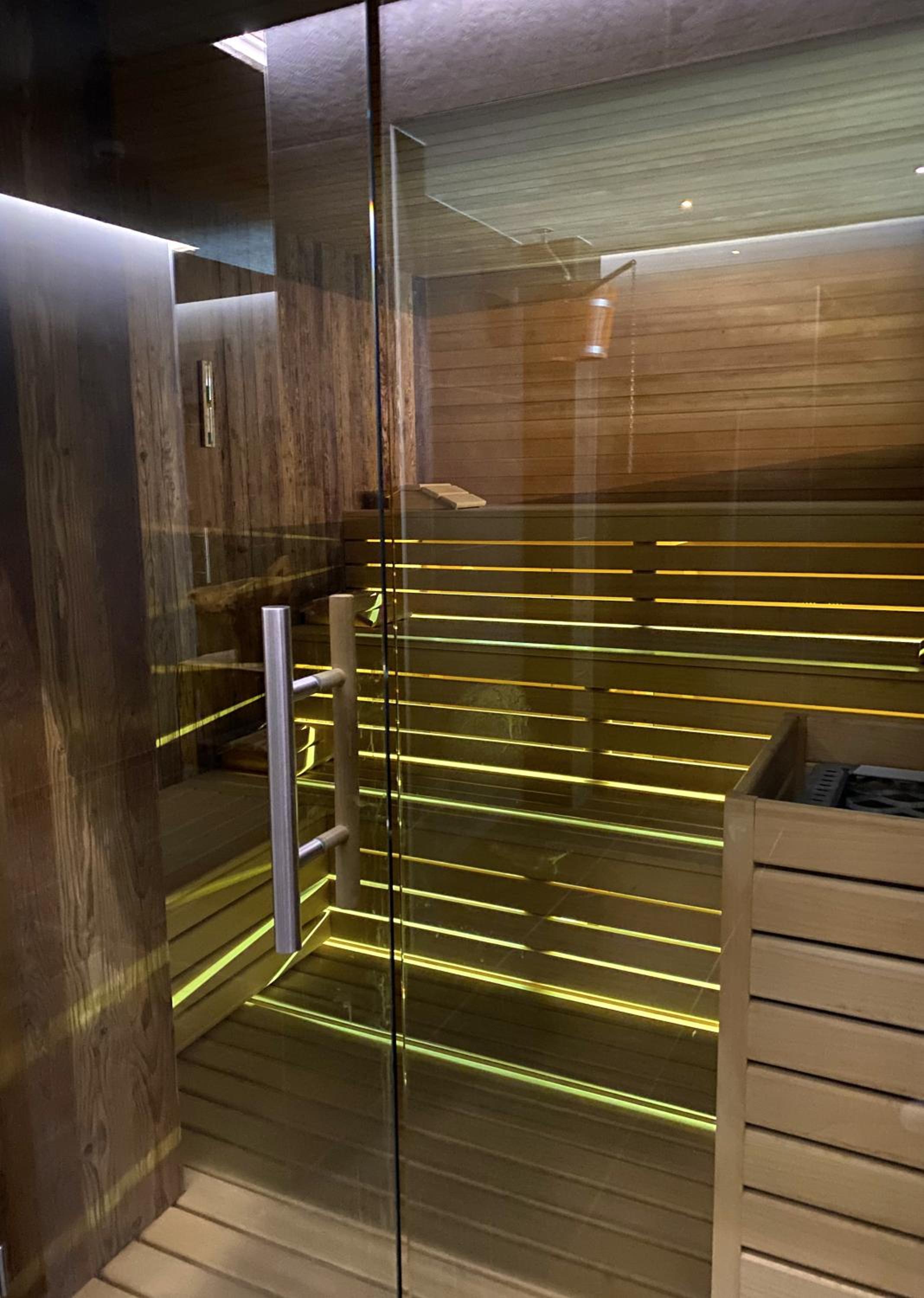 Deluxe Suite with Shower